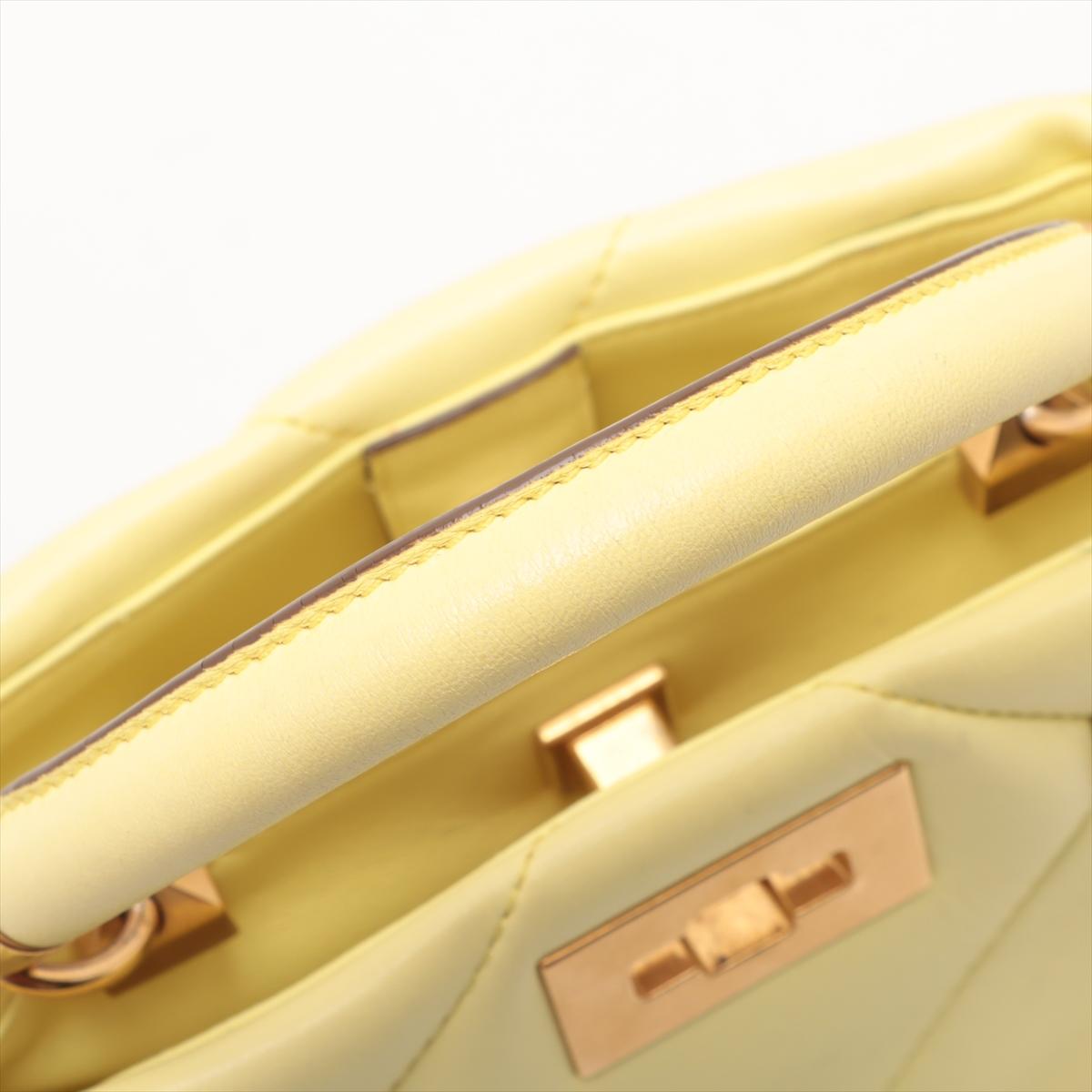 Valentino Garavani Borsa a spalla in pelle con borchie gialla * PREORDINE * in vendita 10