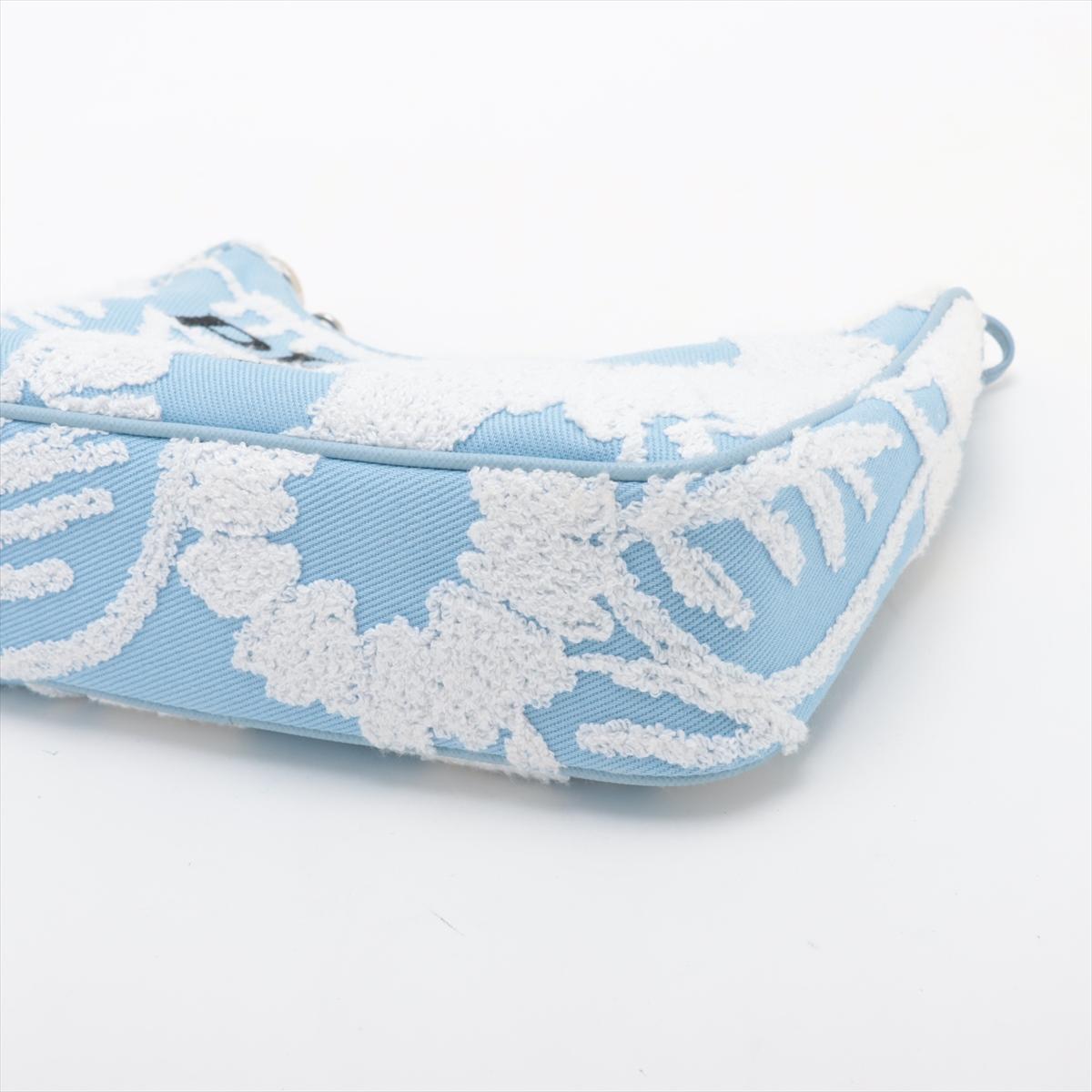 Prada Re-edition Canvas Umhängetasche mit Blumenstickerei Blau *  VORBESTELLUNG * im Angebot 1