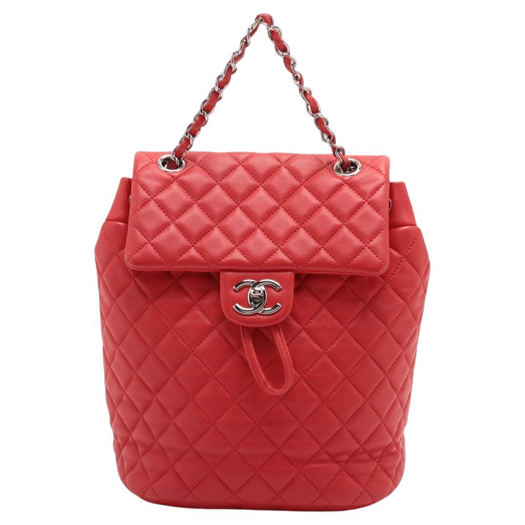 Chanel CC Logo Matelasse Lambskin Chain Drawstring Backpack Rouge * PREORDER * en vente