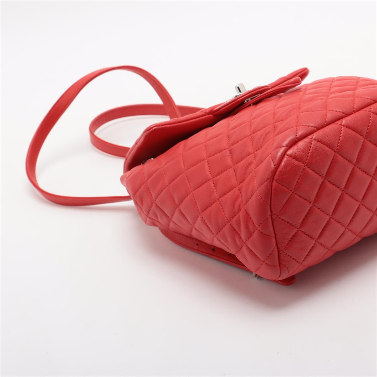 Chanel CC Logo Matelasse Lambskin Chain Drawstring Backpack Rouge * PREORDER * en vente 2