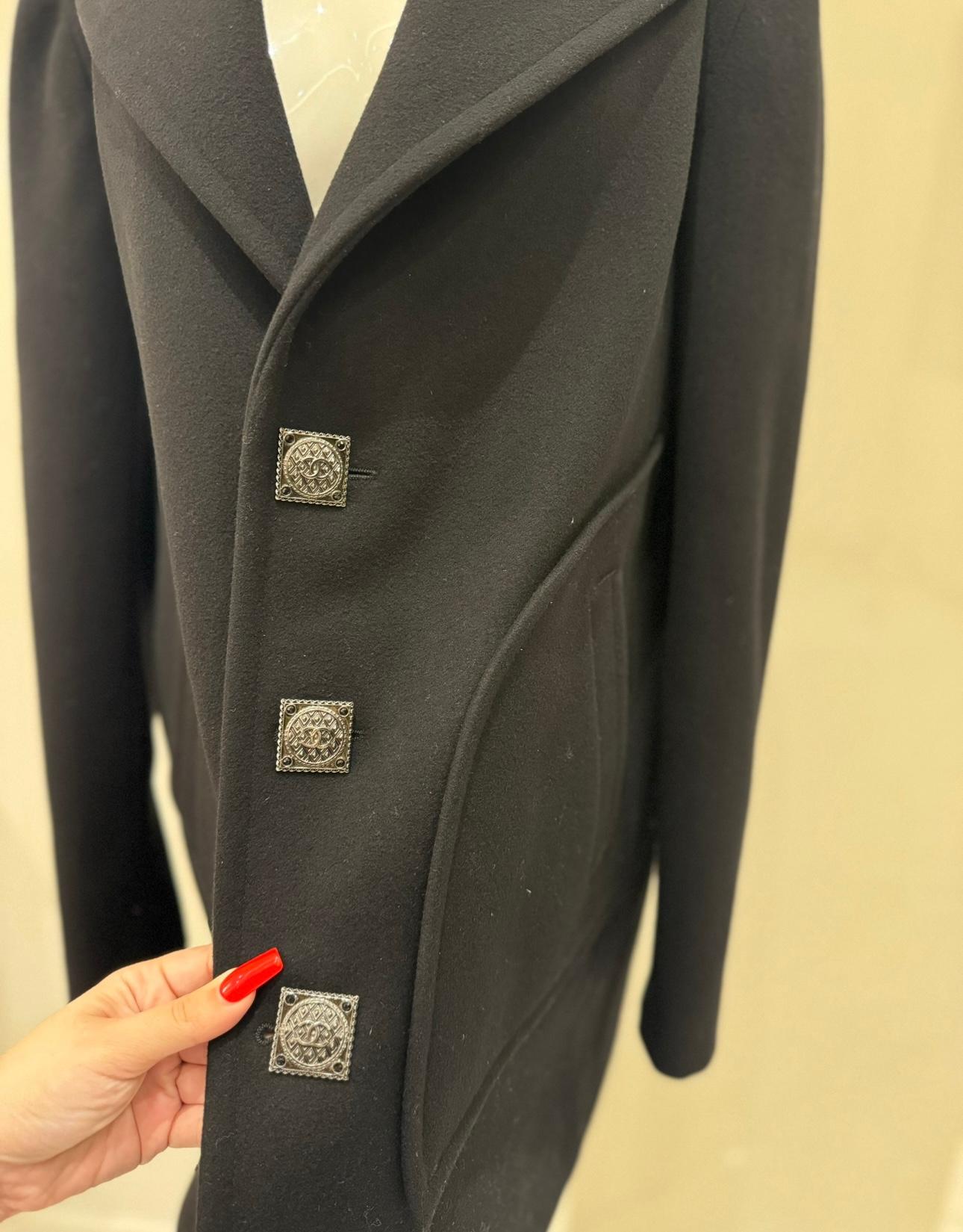 Chanel métiers d'art Paris Byzance 2011 manteau en laine noire en vente 3