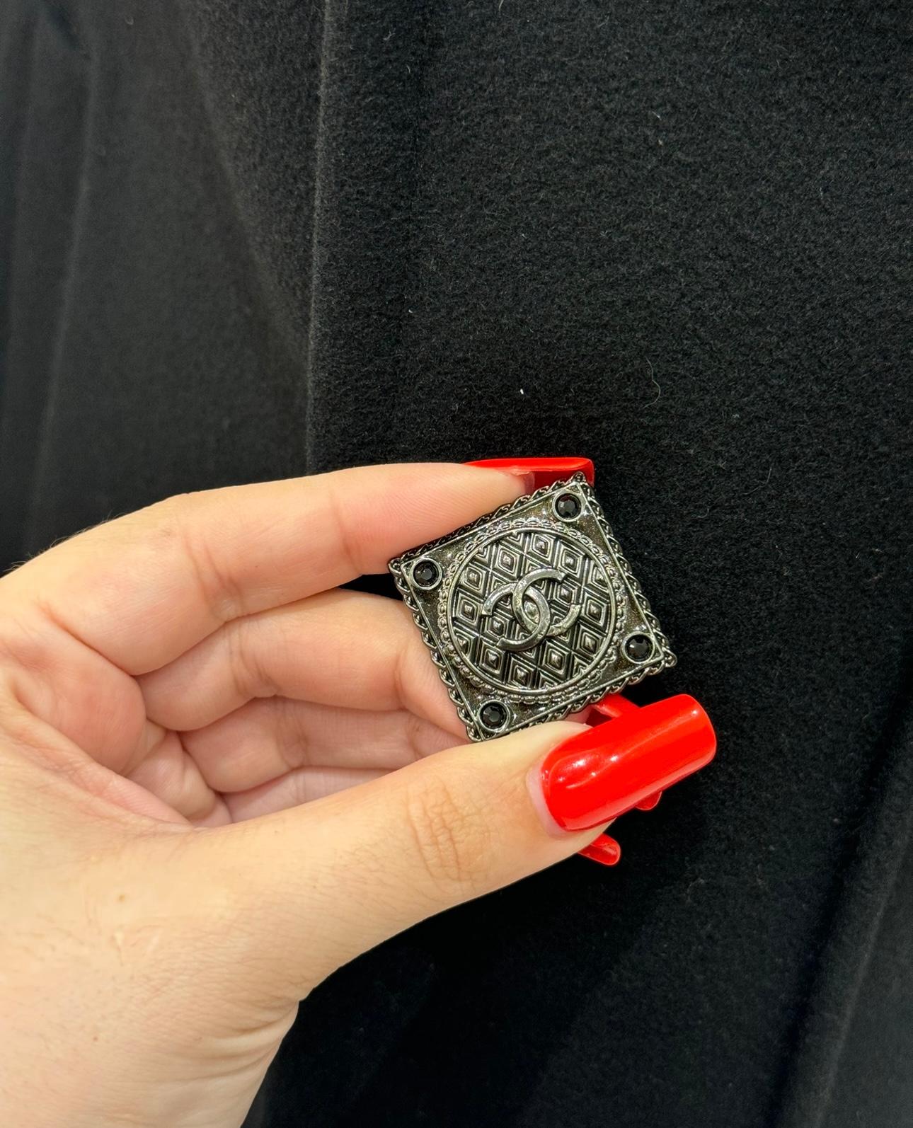 Chanel métiers d'art Paris Byzance 2011 manteau en laine noire en vente 6