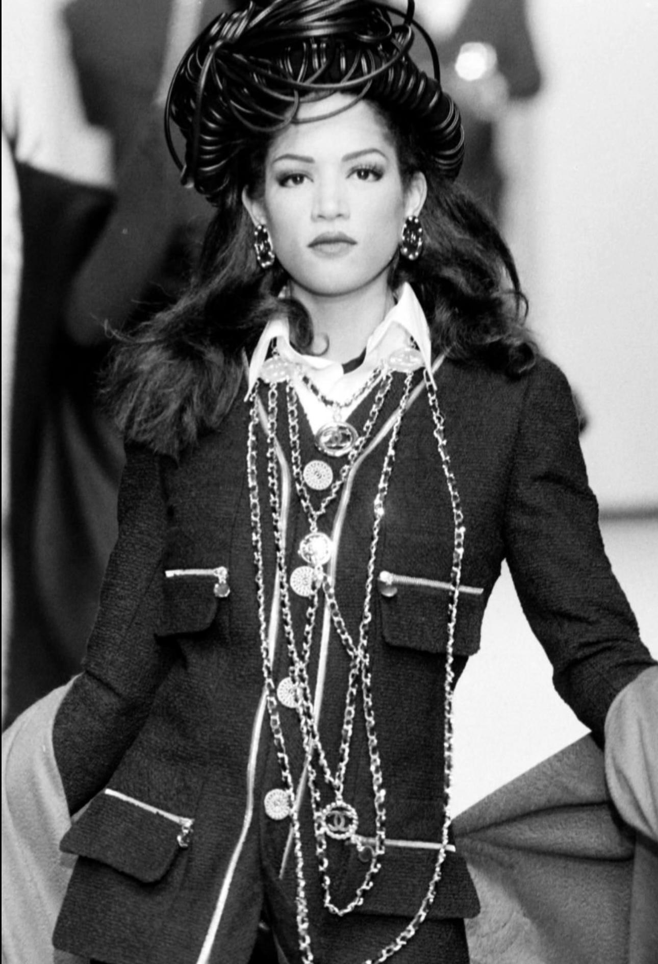 da uomo o donna Rara giacca in tweed rosso della sfilata Chanel A/I 1992 in vendita