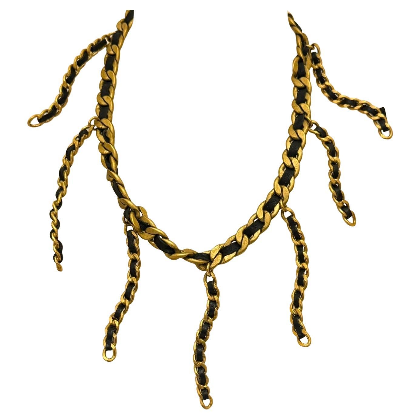 Chanel 1994 raro girocollo in pelle e catena placcata oro 24k in vendita