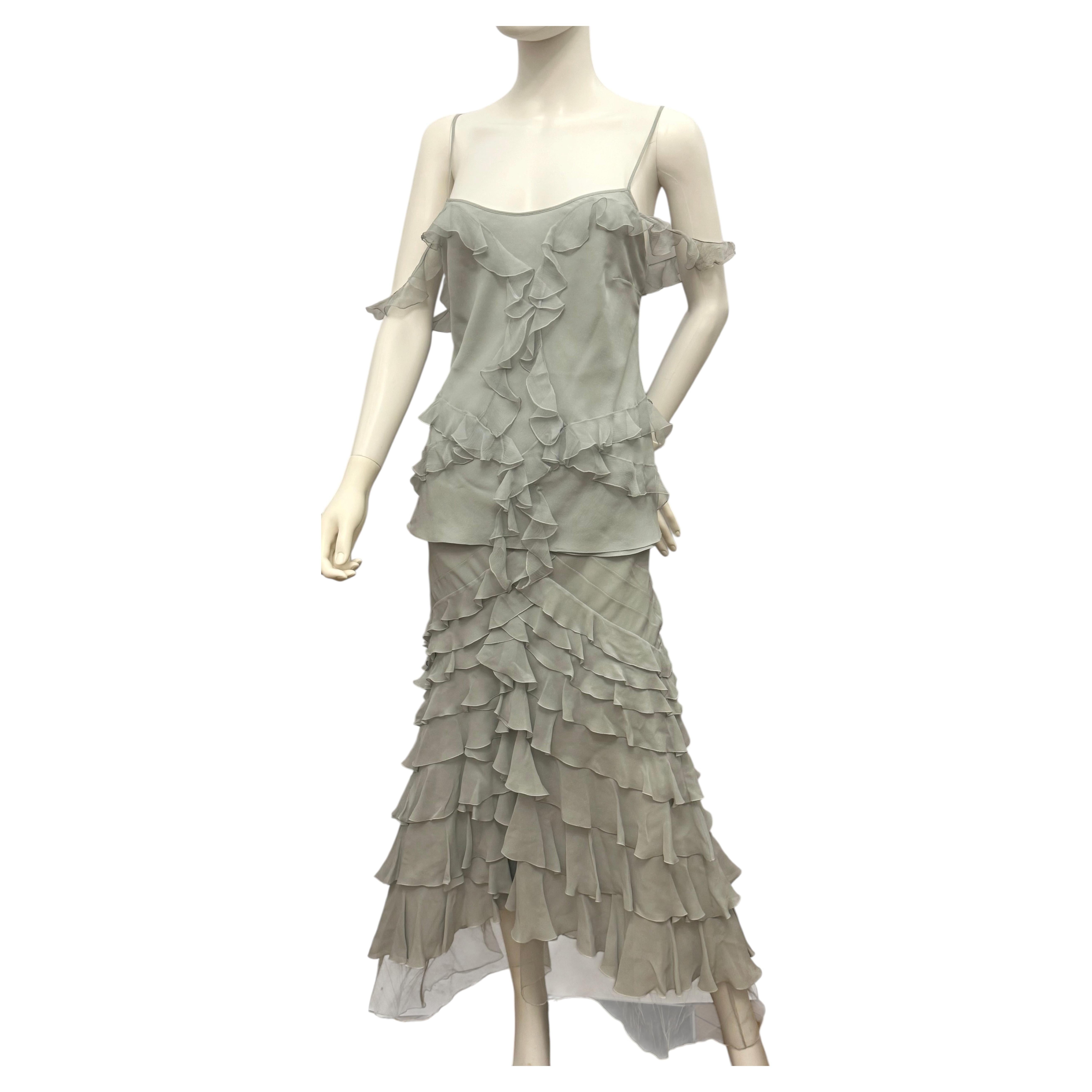 Conjunto de dos piezas con volantes de gasa de seda, de la colección Otoño-Invierno 2004 de Christian Dior, diseñado por John Galliano, muy poco común