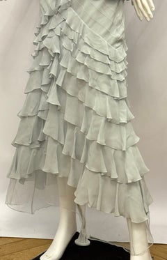 Conjunto de dos piezas con volantes de gasa de seda, de la colección Otoño-Invierno 2004 de Christian Dior, diseñado por John Galliano, muy poco común