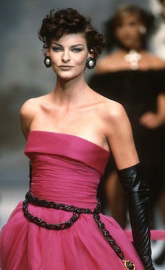Museum Worthy Chanel S/S 1992 Haute Couture Runway Leather Belt