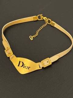 Seltene Christian Dior von John Galliano, Herbst/Winter 2002, Leder-Choker-Halskette mit goldenem Logo