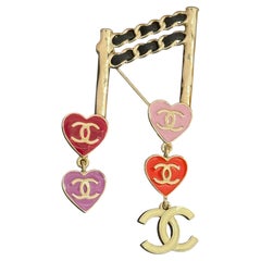 Rare Chanel Fall Winter 2024 Runway Musical Note CC Heart Brooch
