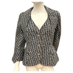 Chaqueta vaquera con el monograma «Oblique» de Christian Dior, diseñada por John Galliano, de la colección Primavera-Verano 2005, muy poco común