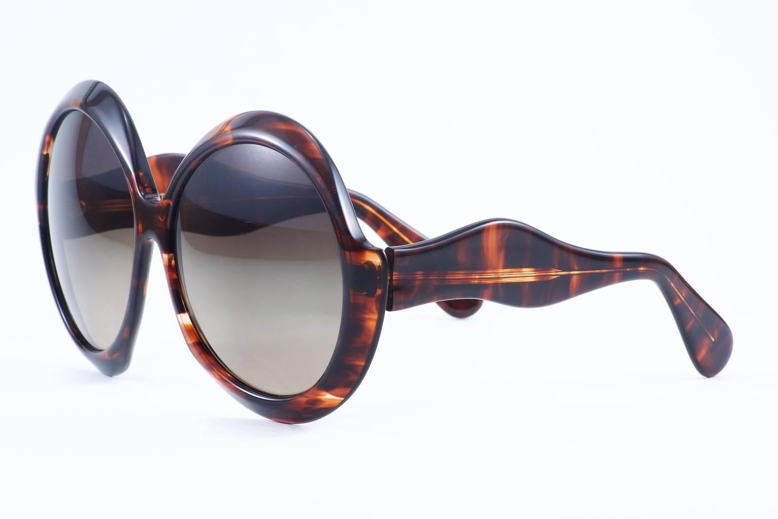 Gray 1970s Ultra Sudan Vintage Sunglasses - Made in England For Sale