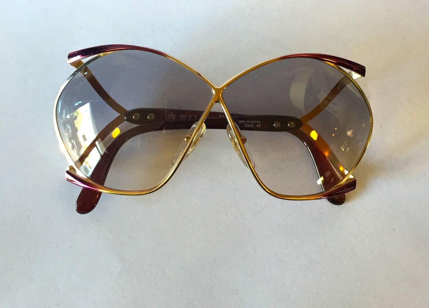 Christian Dior, 1970's metal large sunglasses gold and violet fade with new optical high quality gradient lenses, made in Austria. These sunglasses come from an optical boutique and will arrive perfectly adjusted and in a hard case and a cleaning