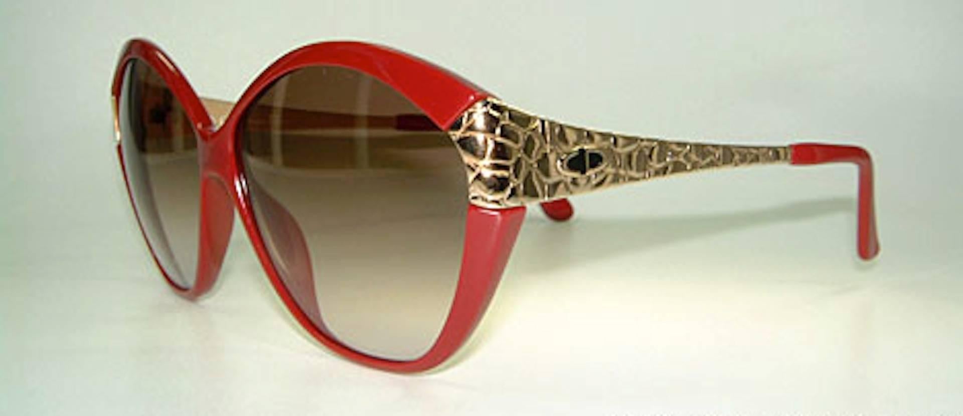 Oversized vintage designer sunglasses
Dark red & faux croc gold temples design
Top-quality, with new UV/UVA lenses

Dimensions	temple length: 130mm (5.12 inches)
vertical height: 60mm (2.36 inches)
horizontal width: 140mm (5.51