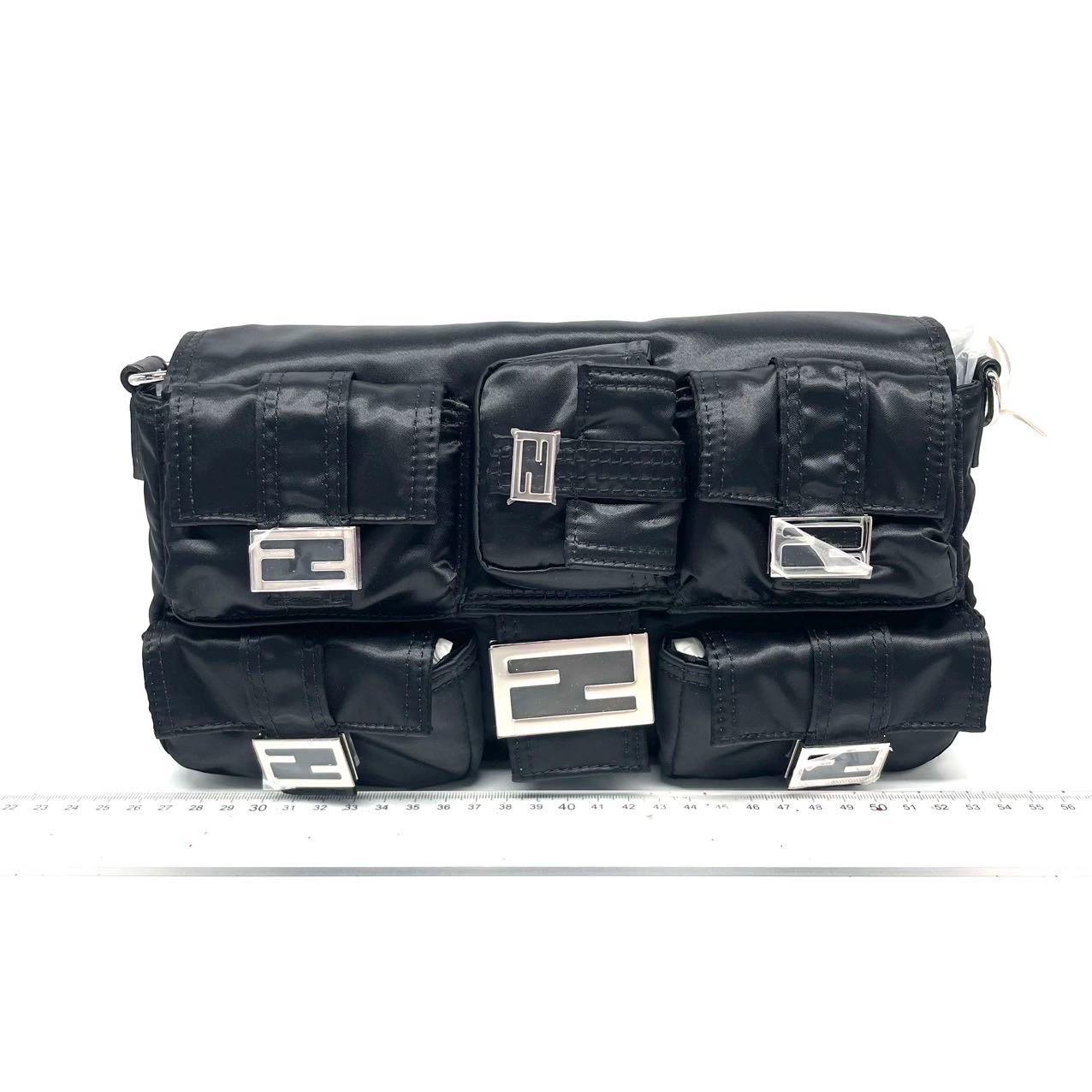 Fendi Baguette Cargo Multipocket 3-Wege-Tasche aus schwarzem Nylon im Angebot 2
