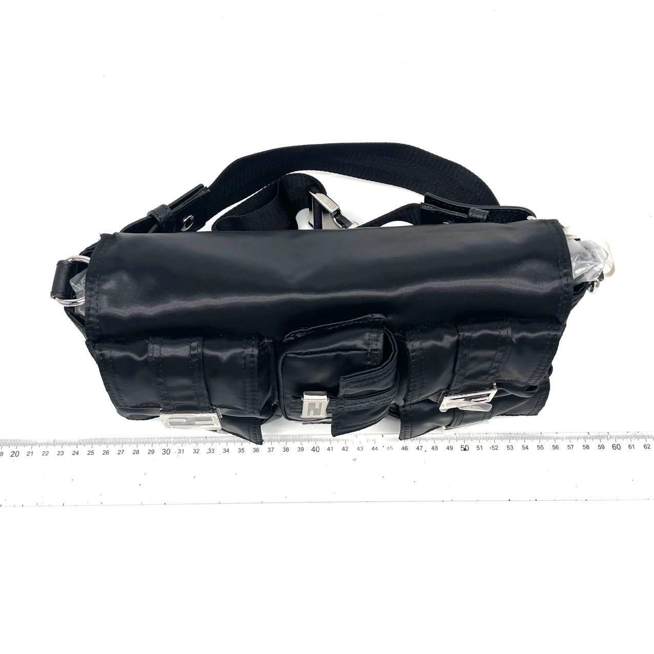 Fendi Baguette Cargo Multipocket 3-Wege-Tasche aus schwarzem Nylon im Angebot 8