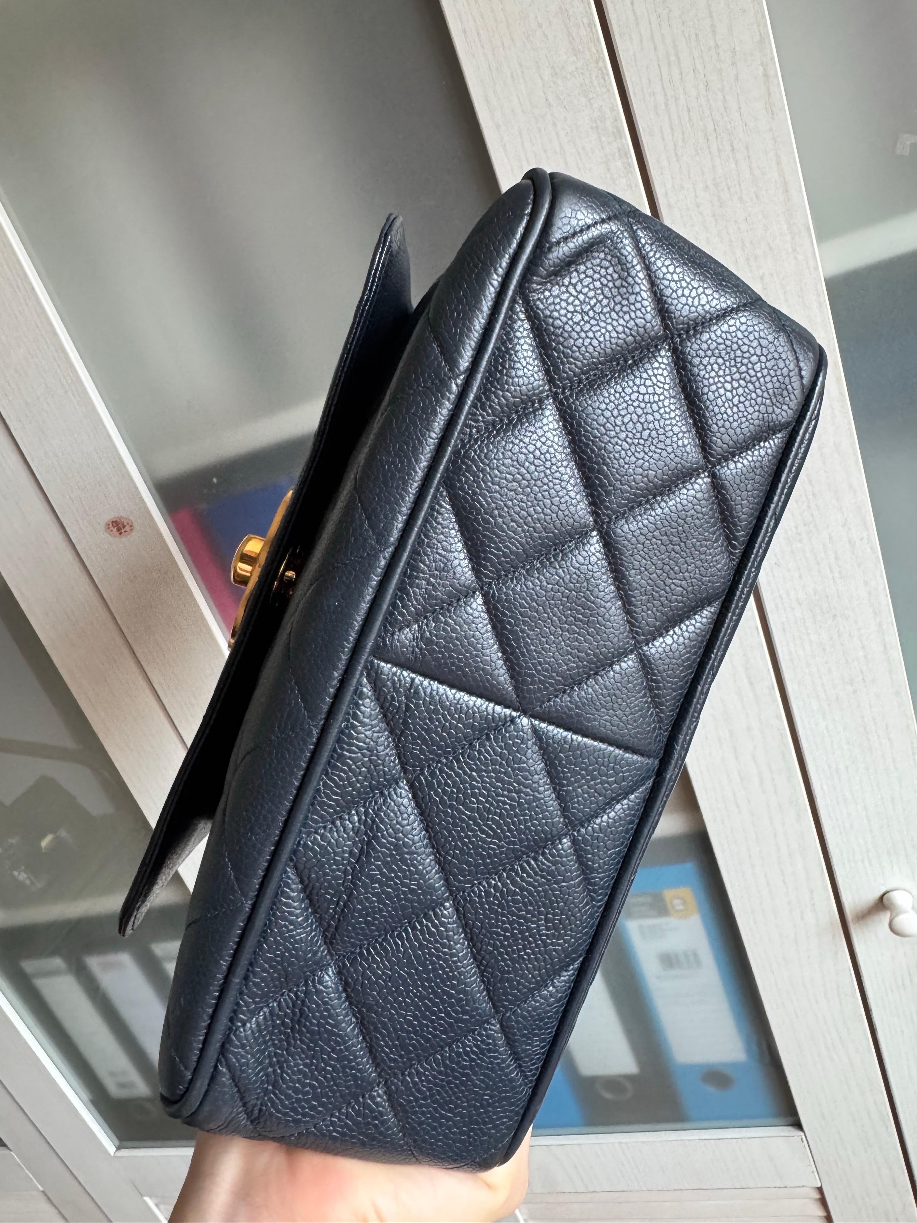 Chanel Classic Flap Vintage Caviar Leather 24k Plaqué CC, 1994-96 en vente 10