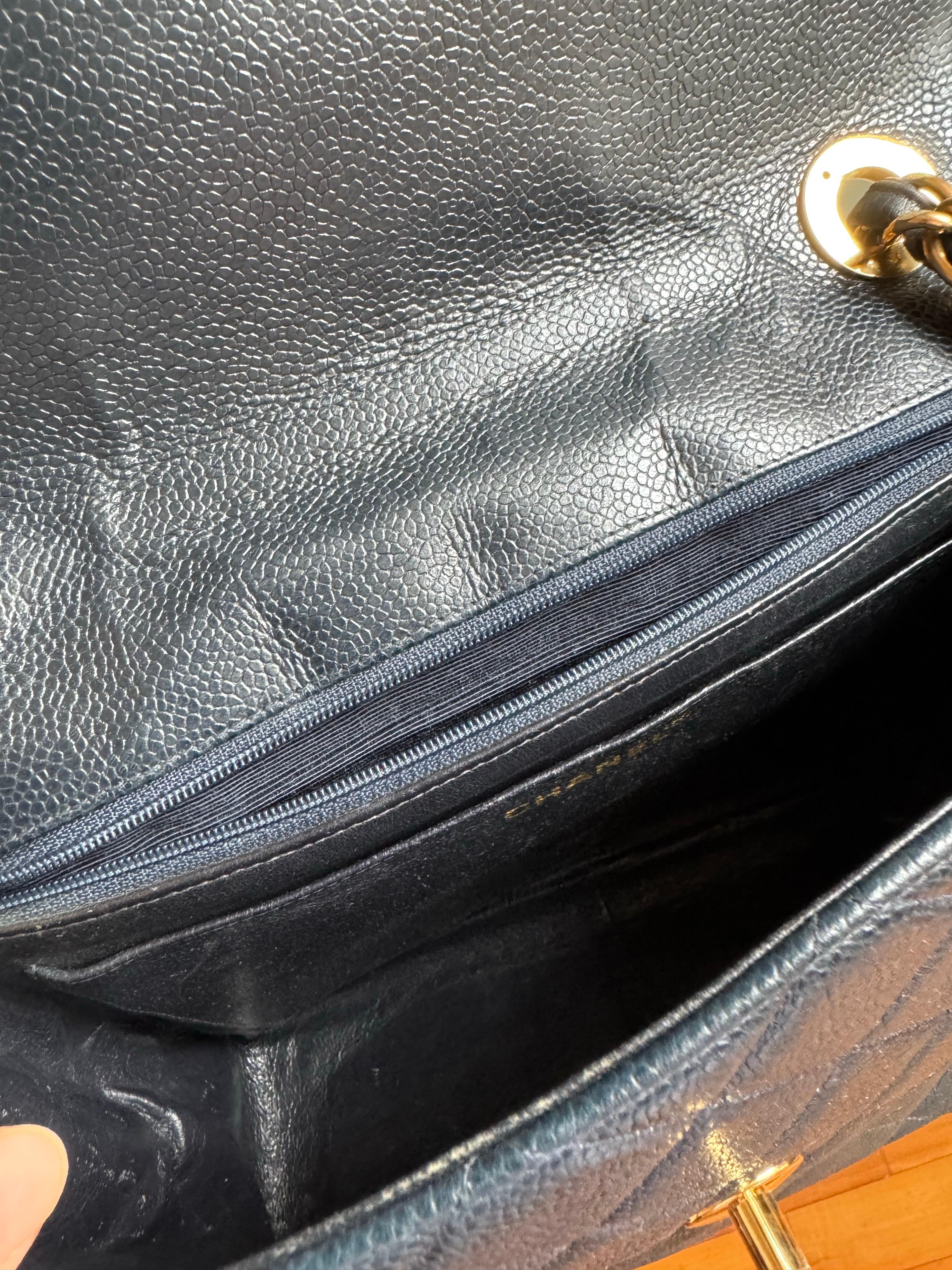 Chanel Classic Flap Vintage Caviar Leather 24k Plaqué CC, 1994-96 en vente 12