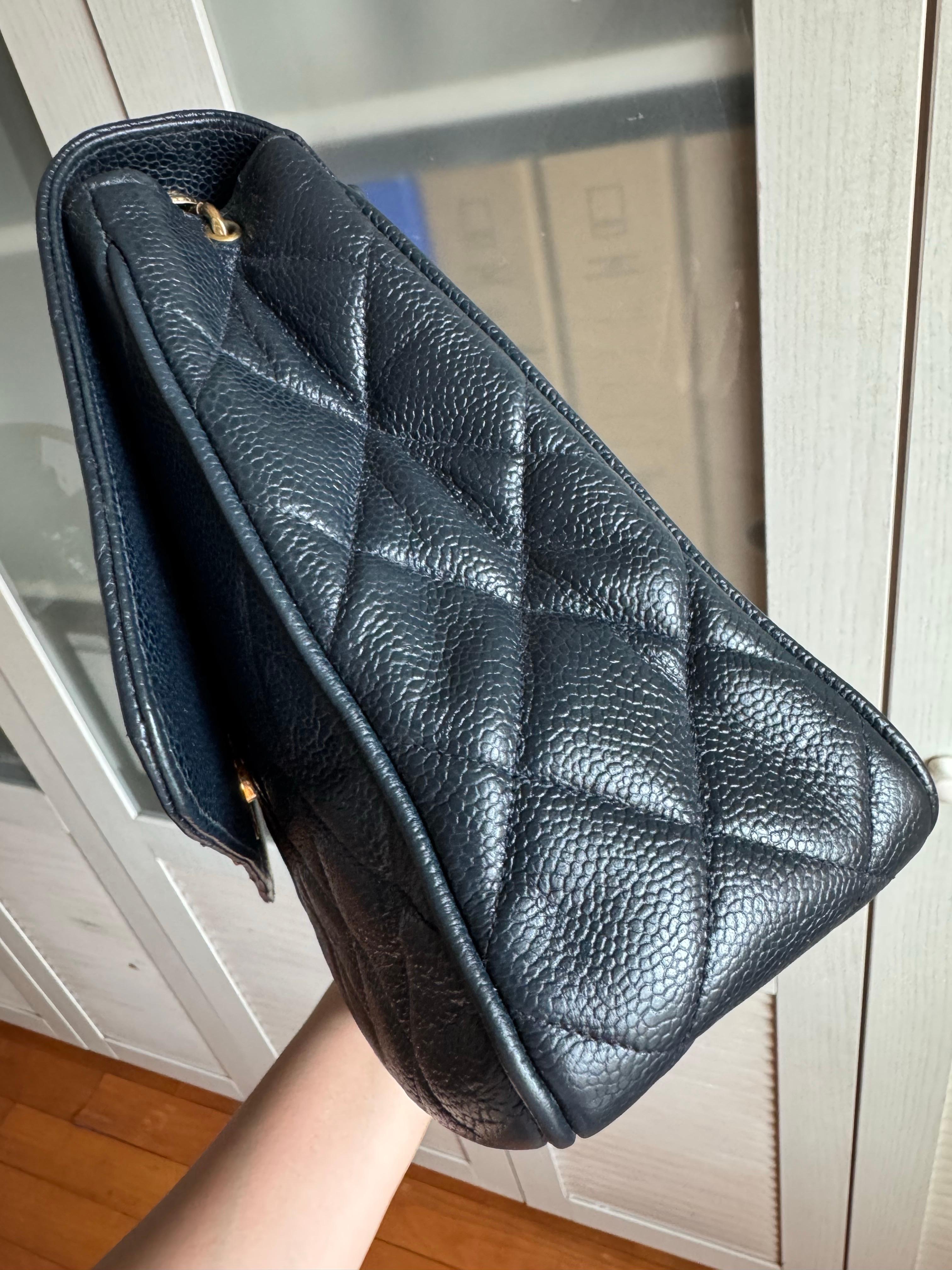 Chanel Classic Flap Vintage Caviar Leather 24k Plaqué CC, 1994-96 en vente 13