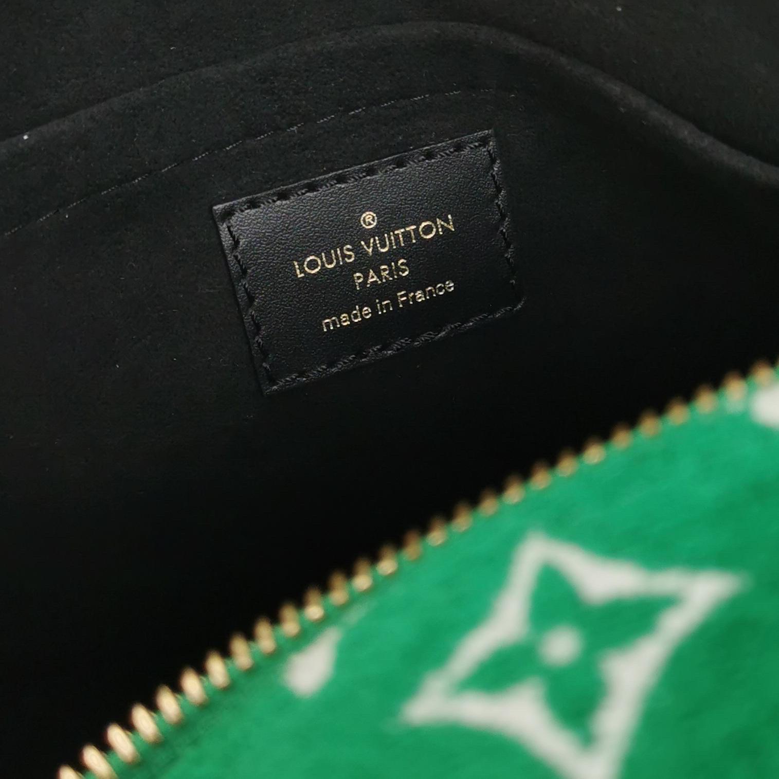 Louis Vuitton Papillon Trunk 26 Greene & Greene in Velluto e Pelle in vendita 3