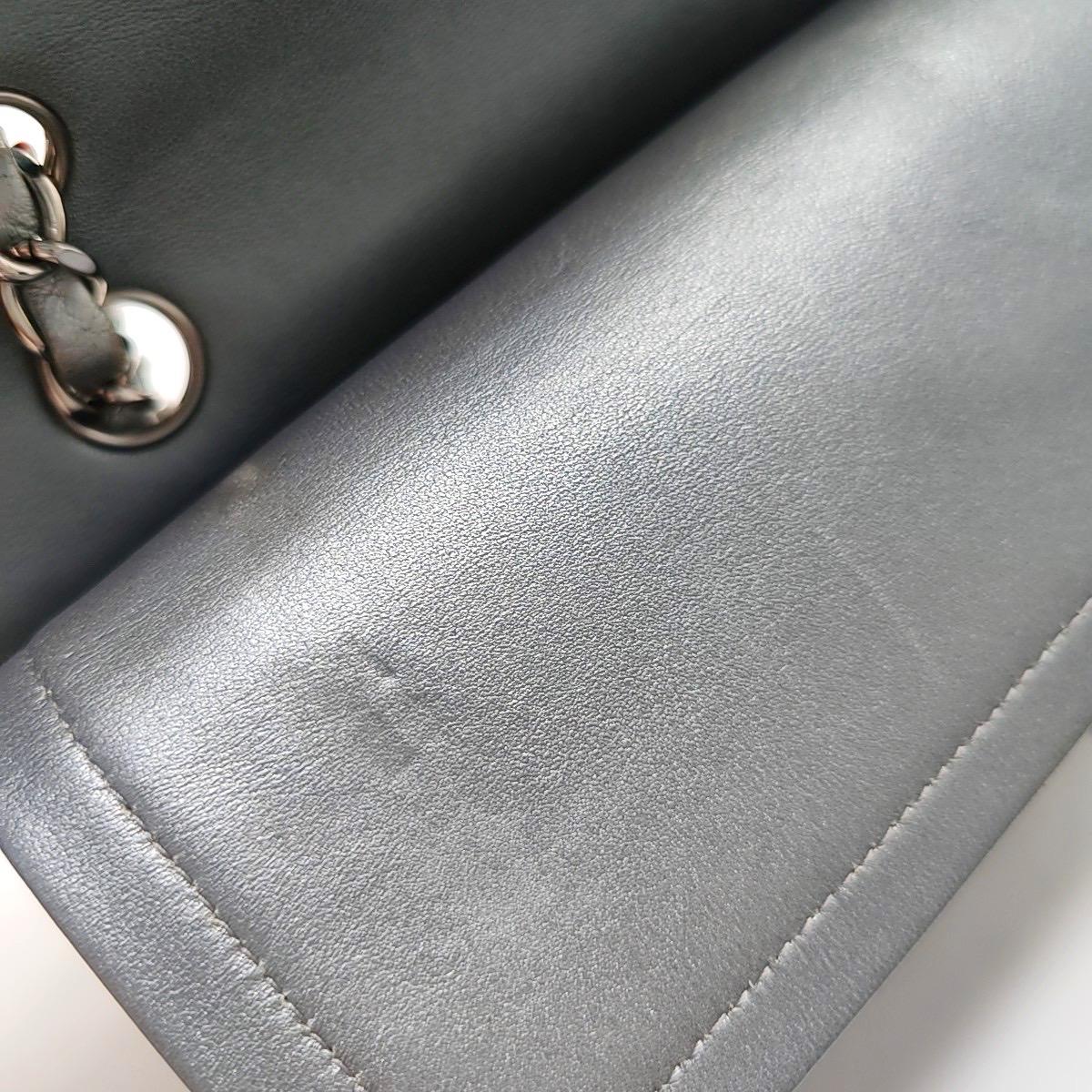 Chanel Classic Flap Medium Silber Grau Lammfell Leder Silber Hardware im Angebot 5