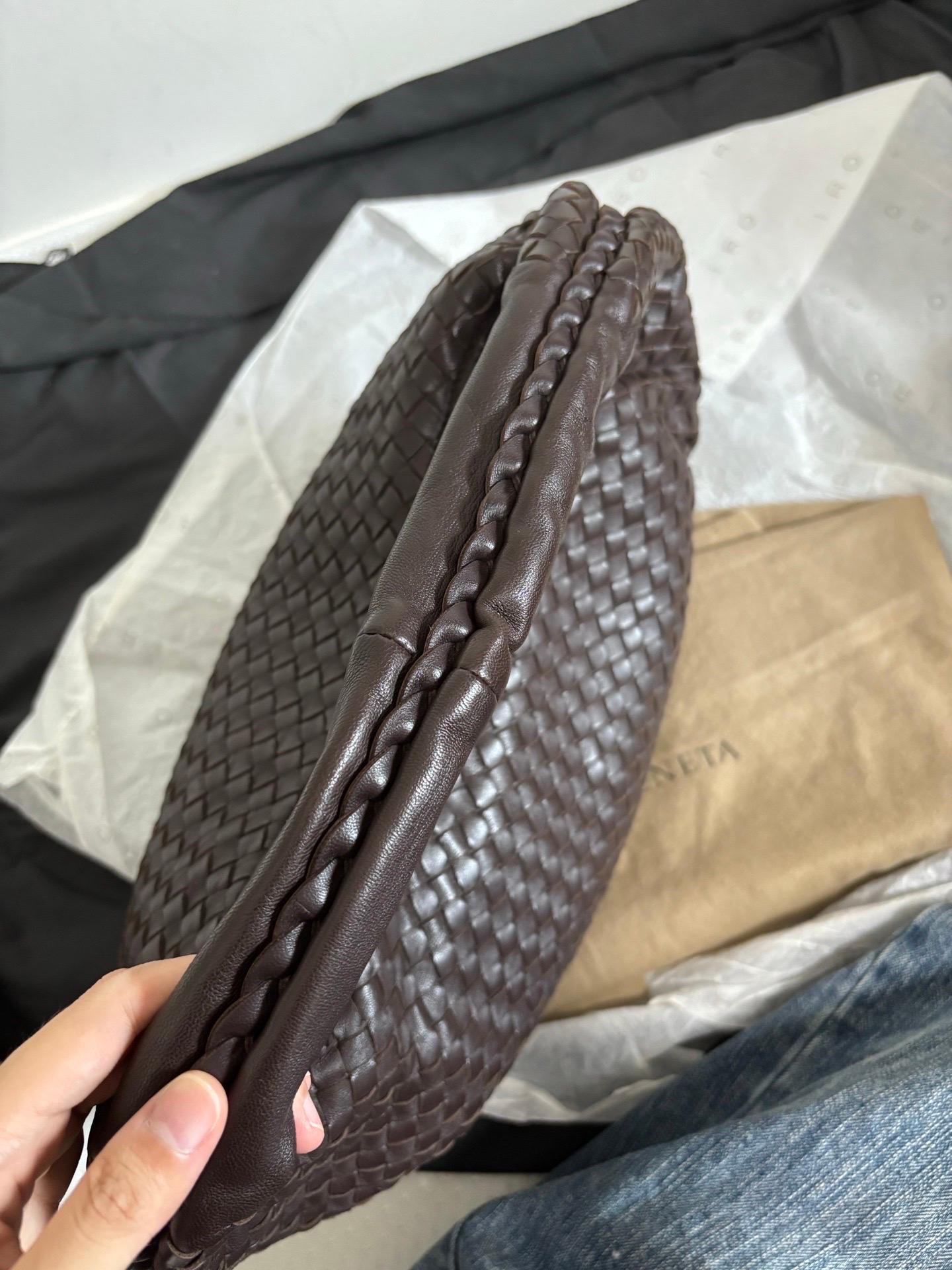 Bottega Veneta Belly Hobo Intrecciato Lambskin Dark Chocolate Brown Medium 40cm Pour femmes en vente