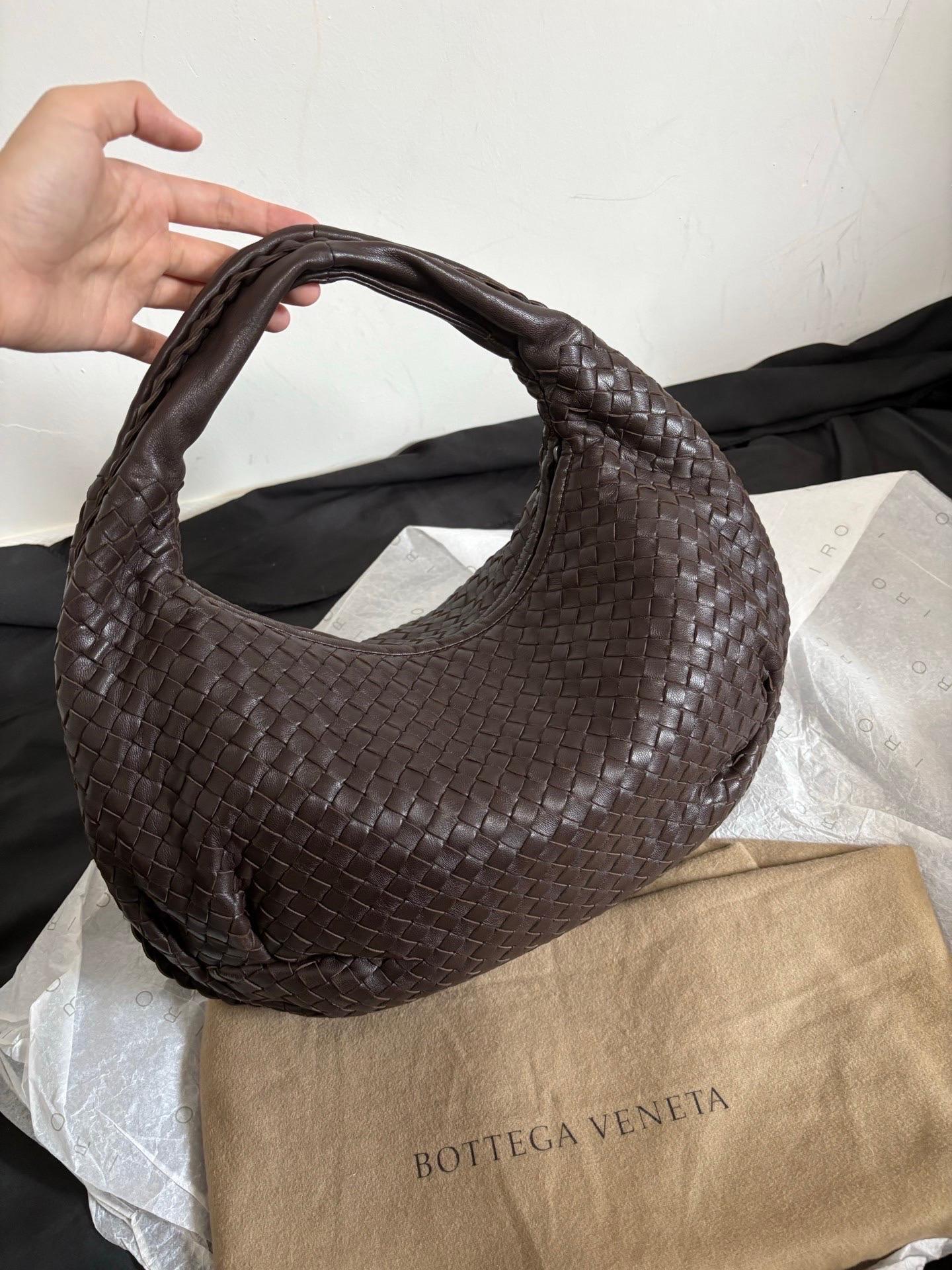 Bottega Veneta Belly Hobo Intrecciato Lambskin Dark Chocolate Brown Medium 40cm en vente 15