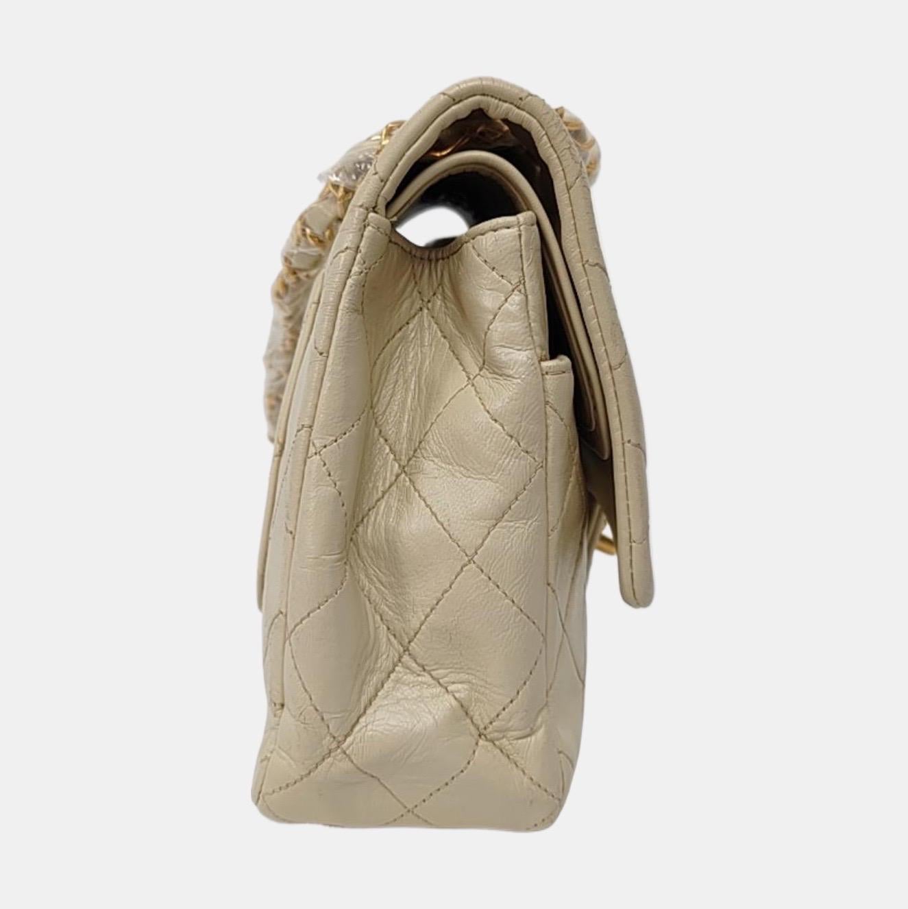 Chanel Classic Flap Medium Light Beige Lambskin Leather with Gold Hardware 1991- Bon état - En vente à AUBERVILLIERS, FR