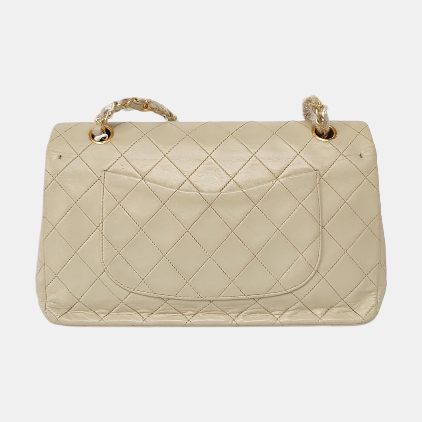 Chanel Classic Flap Medium Light Beige Lambskin Leather with Gold Hardware 1991- Pour femmes en vente