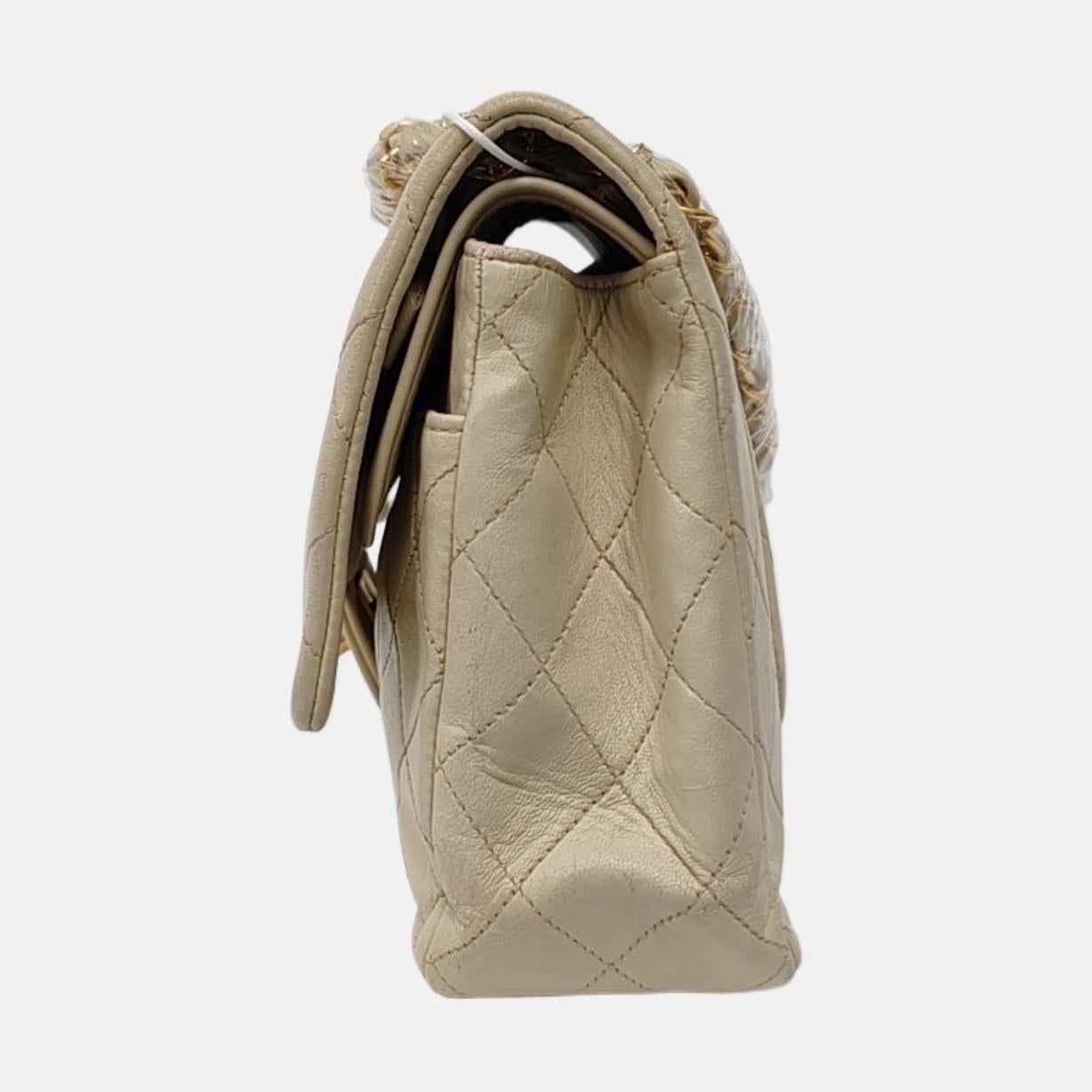Chanel Classic Flap Medium Light Beige Lambskin Leather with Gold Hardware 1991- en vente 1