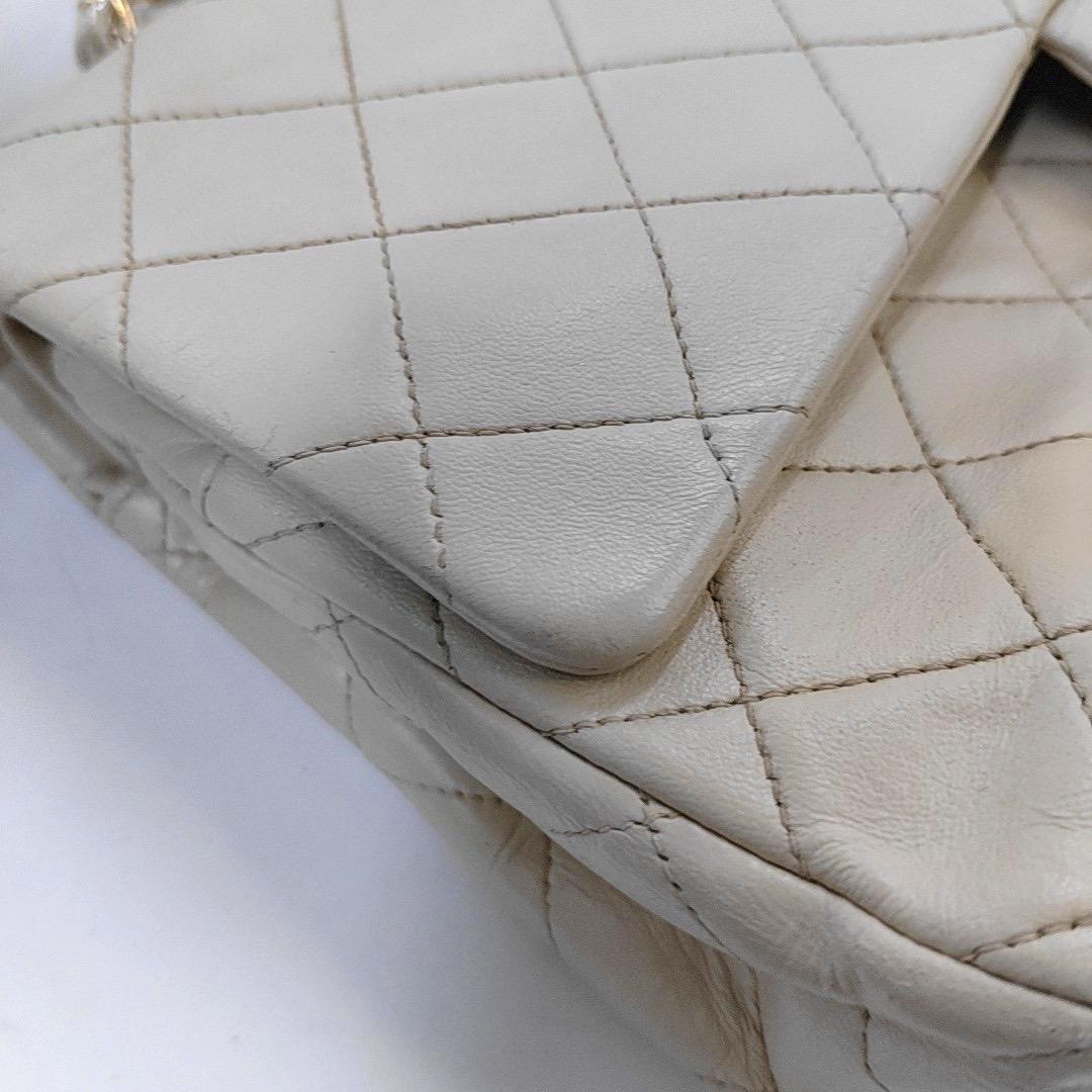 Chanel Classic Flap Medium Light Beige Lambskin Leather with Gold Hardware 1991- en vente 2
