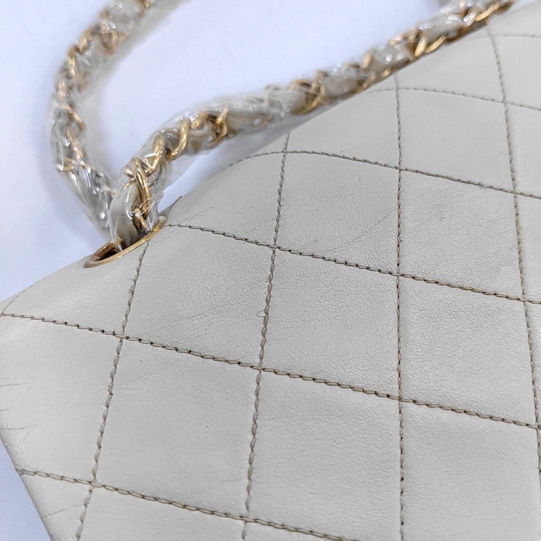 Chanel Classic Flap Medium Light Beige Lambskin Leather with Gold Hardware 1991- en vente 10