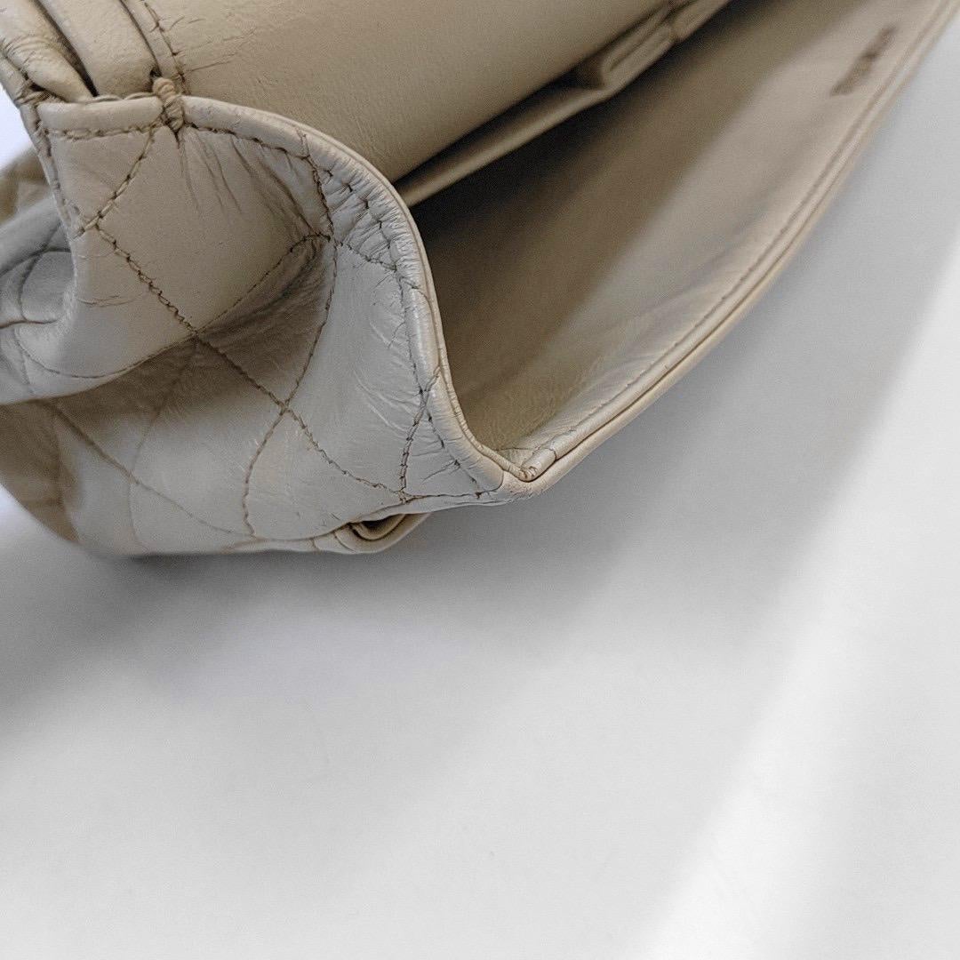 Chanel Classic Flap Medium Light Beige Lambskin Leather with Gold Hardware 1991- en vente 12