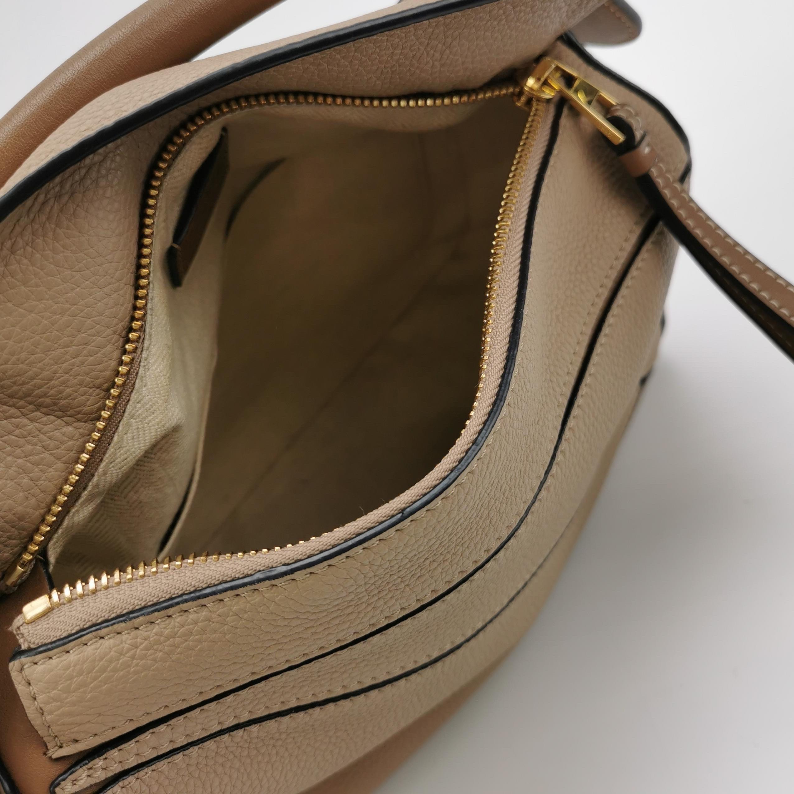 Loewe Puzzle Small Sand Beige Brown Strap Crossbody Bag Pour femmes en vente