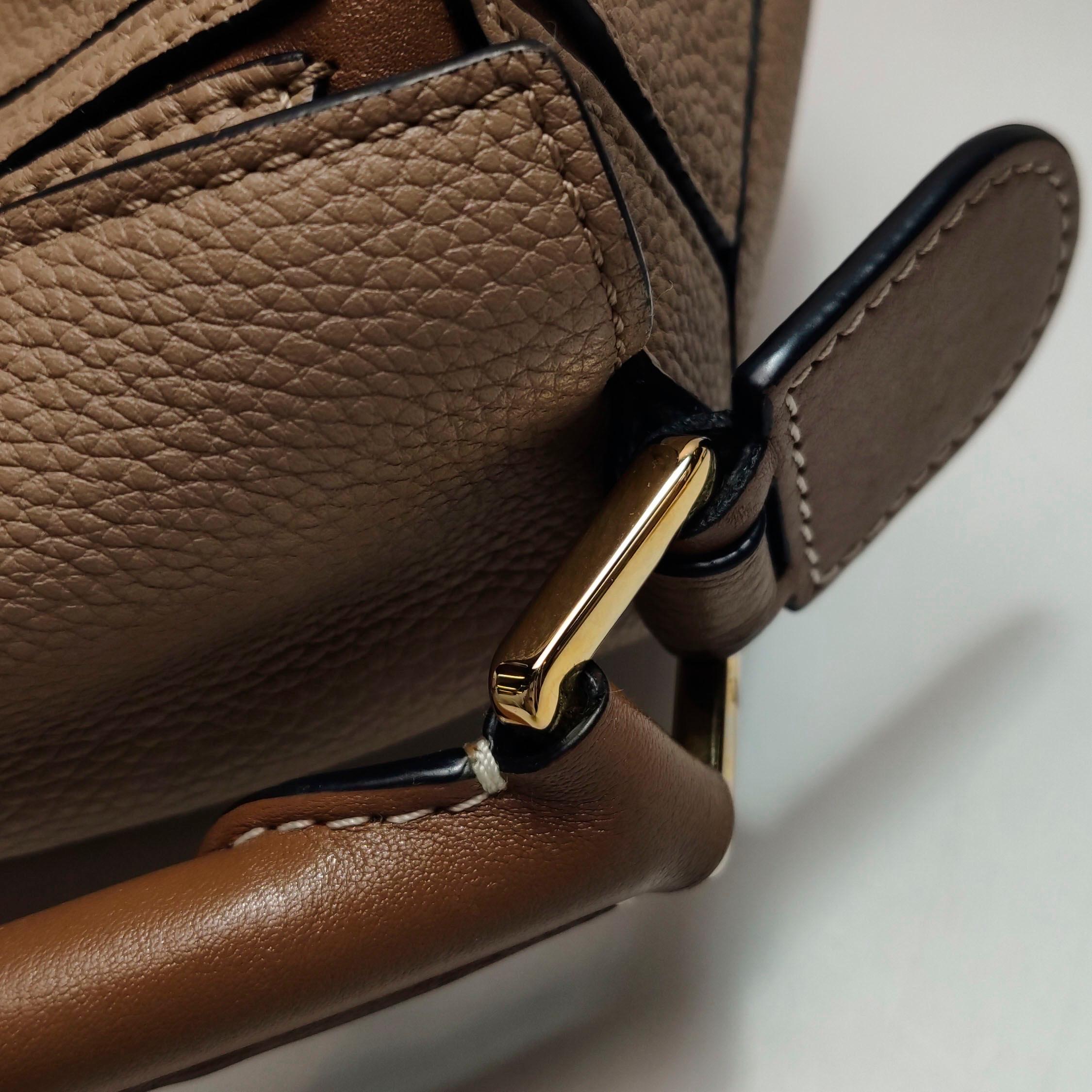 Loewe Puzzle Small Sand Beige Brown Strap Crossbody Bag en vente 7