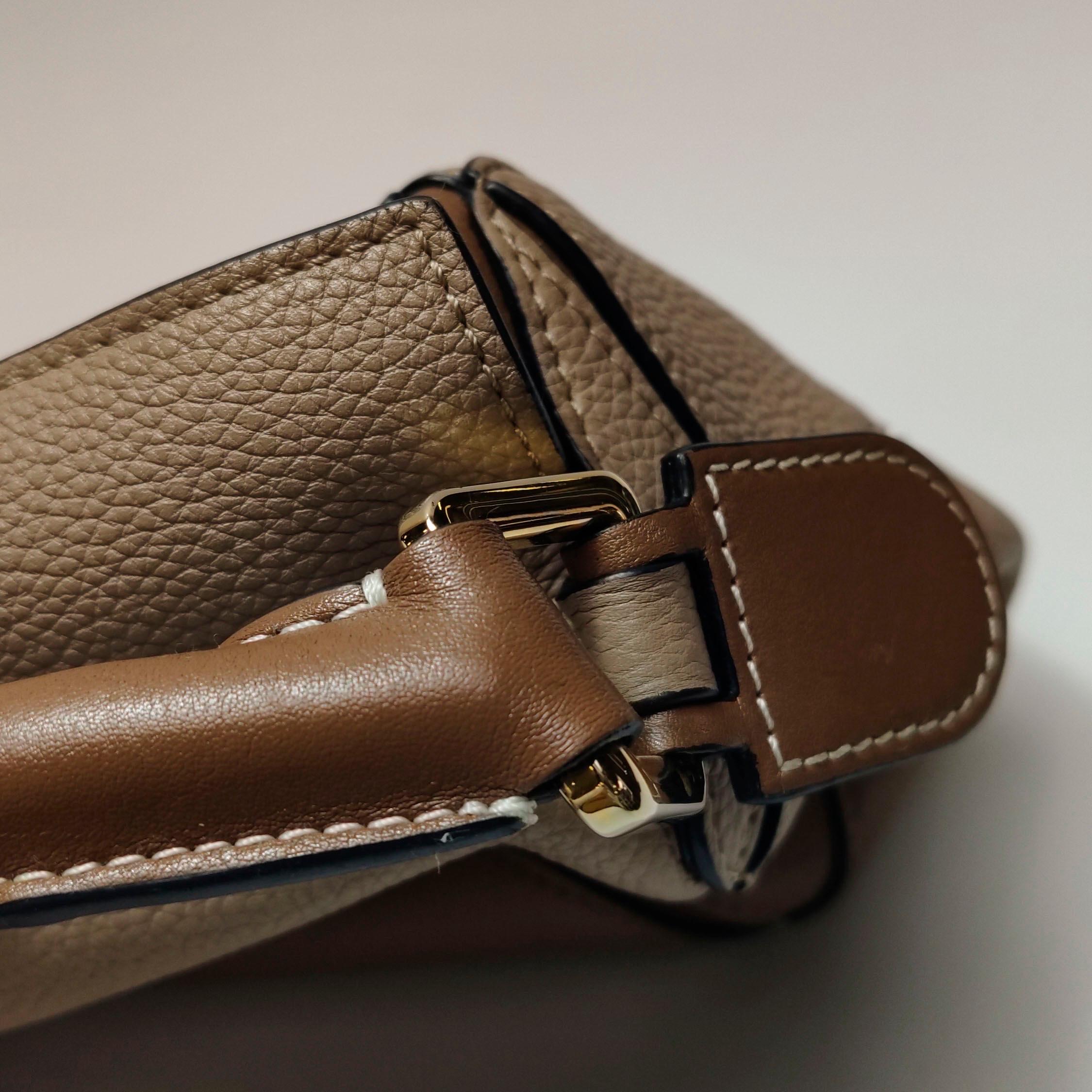 Loewe Puzzle Small Sand Beige Brown Strap Crossbody Bag en vente 8