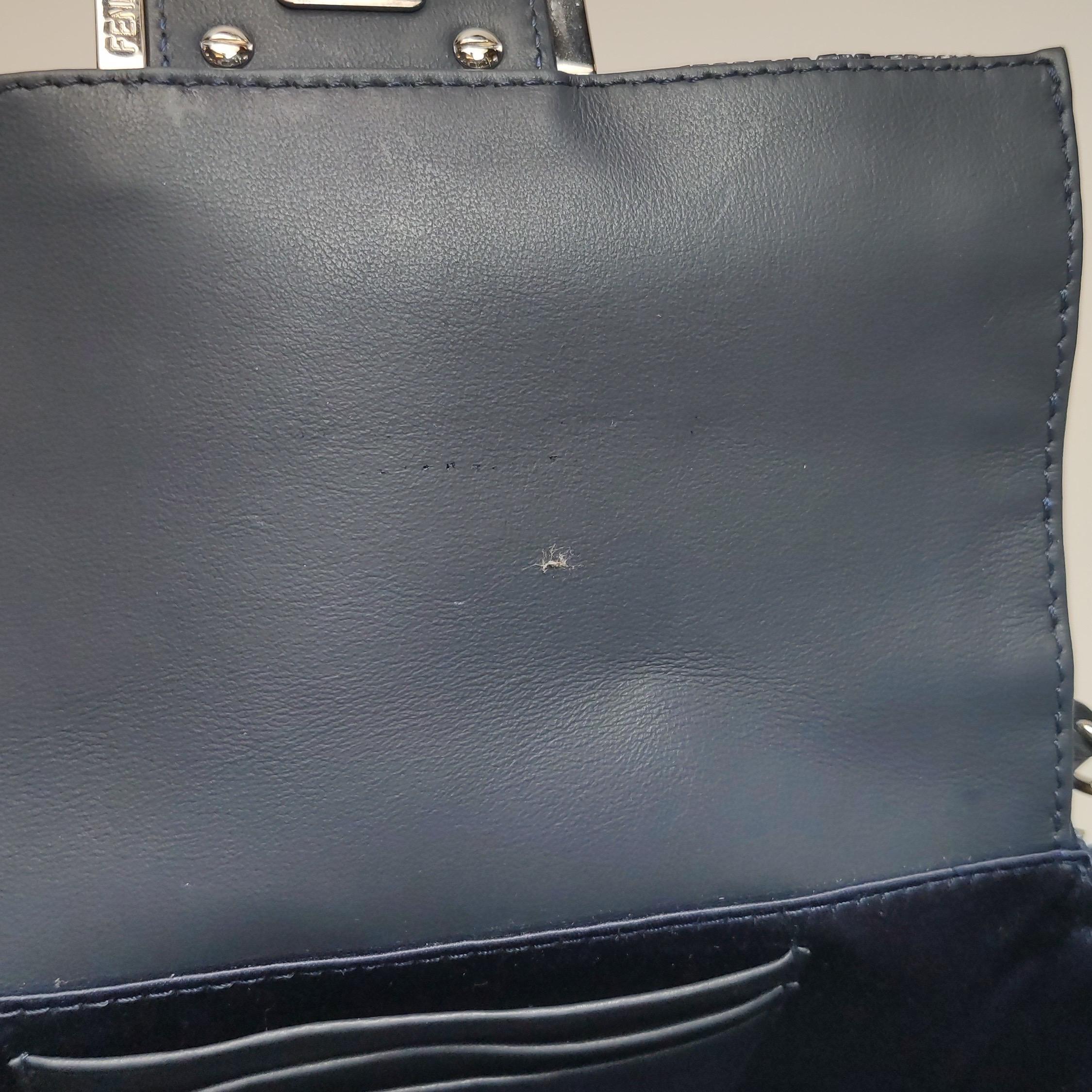 Fendi Baguette Mini Navy Sequins Chain Strap Crossbody Bag en vente 2