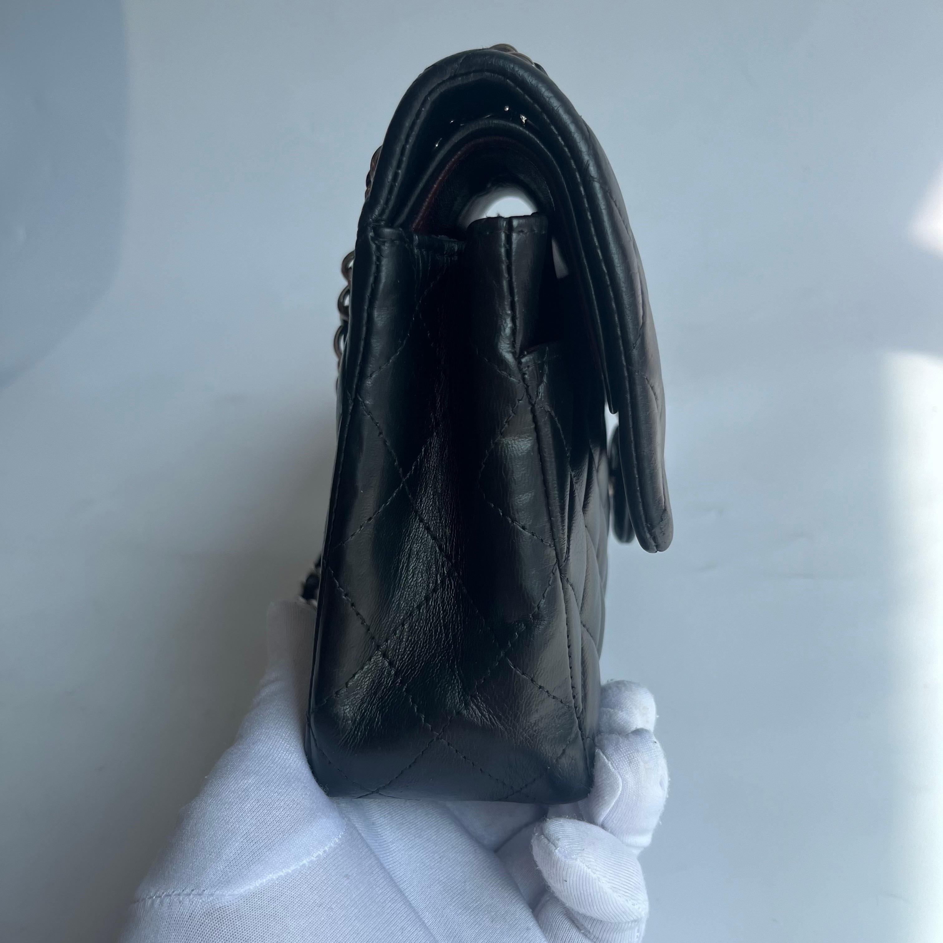 Chanel Timeless Classic Flap Medium Black Lambskin Leather Silver Hardware, 2012 Pour femmes en vente