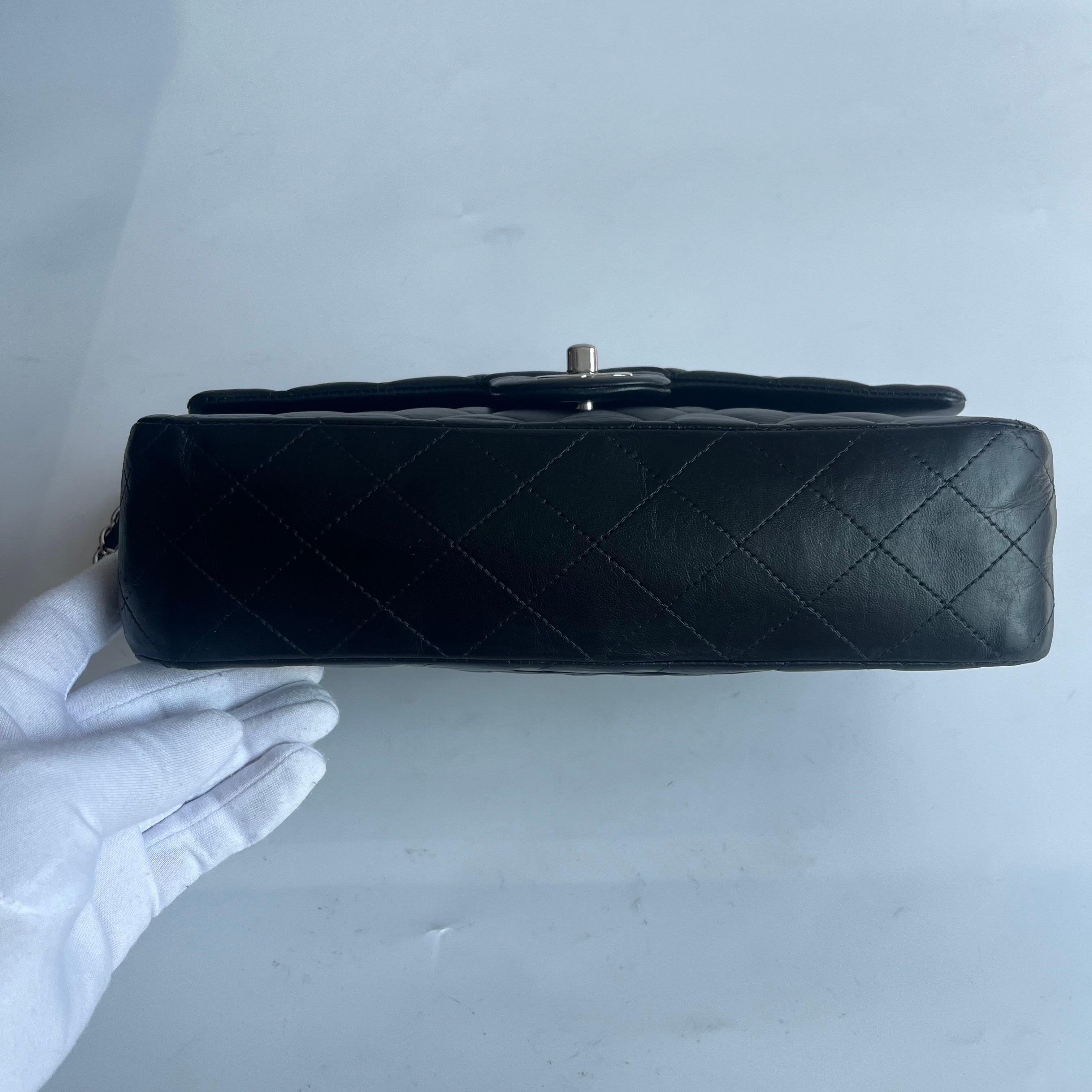 Chanel Timeless Classic Flap Medium Black Lambskin Leather Silver Hardware, 2012 en vente 1