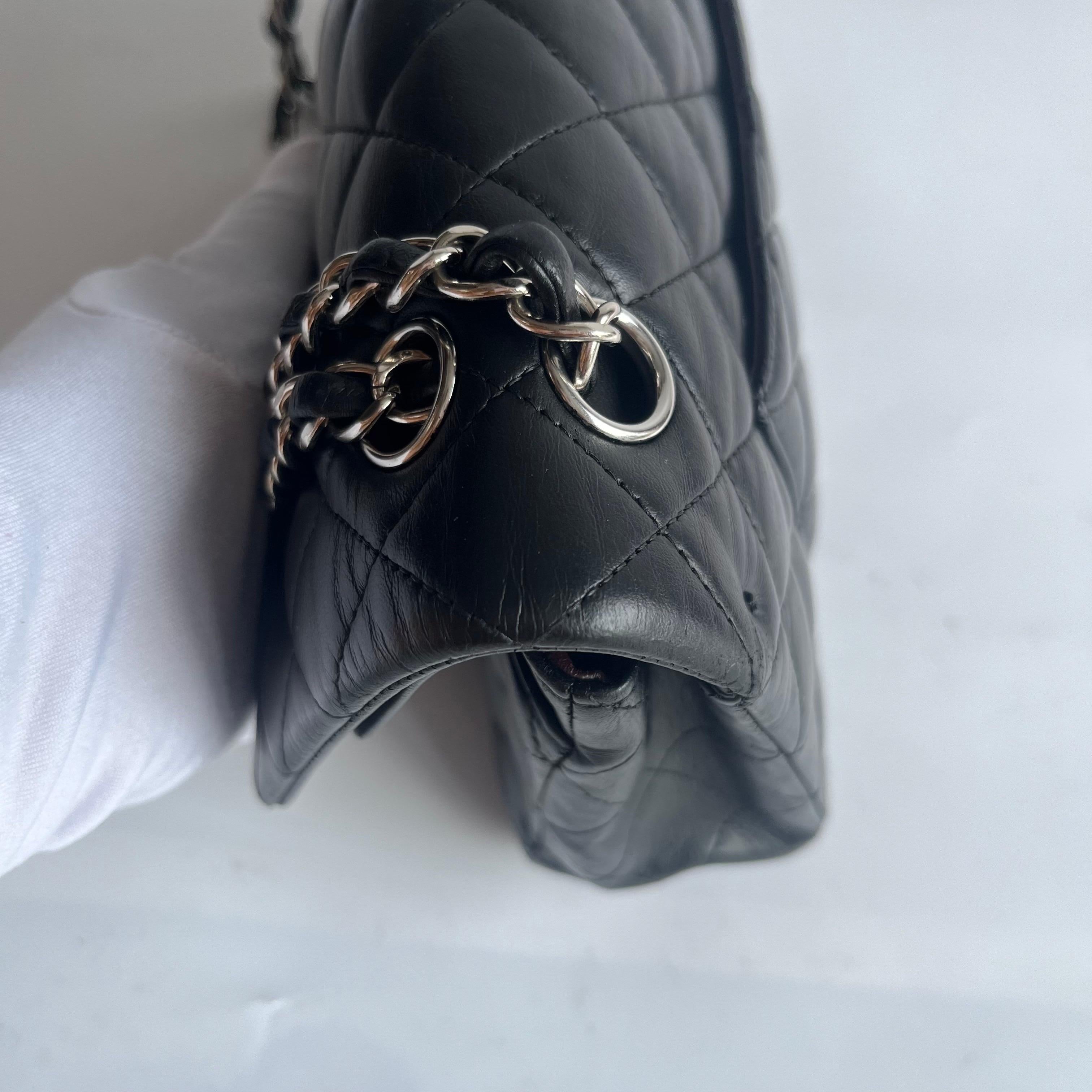 Chanel Timeless Classic Flap Medium Black Lambskin Leather Silver Hardware, 2012 en vente 9