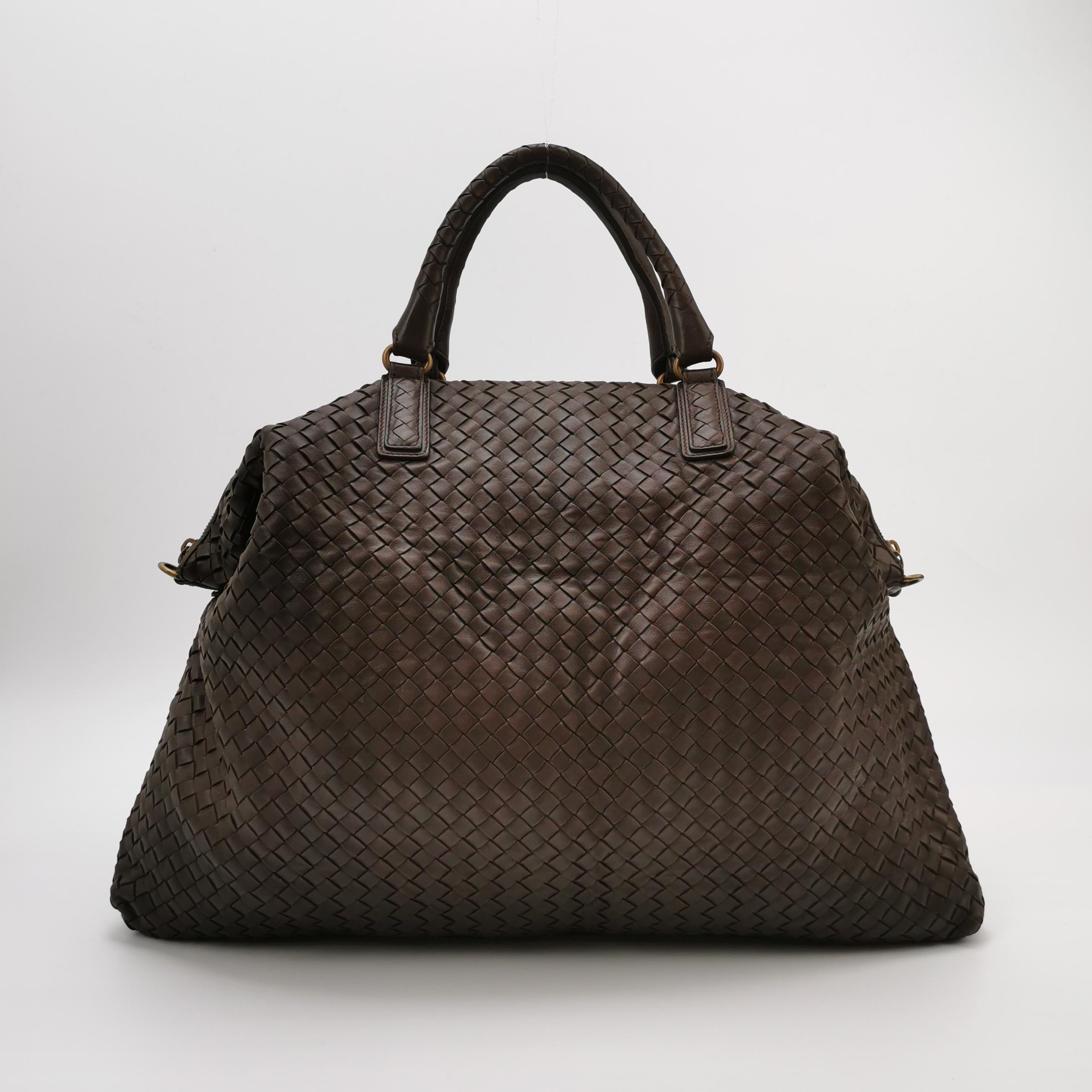 Bottega Veneta Maxi Convertible Tote Dunkelschokolade Braun Leder Gold Hardware im Angebot 1