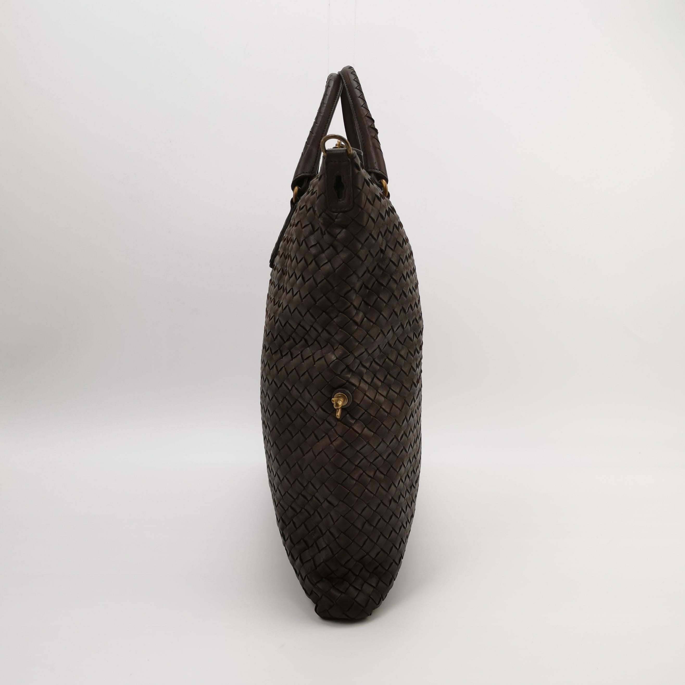 Bottega Veneta Maxi Convertible Tote Dunkelschokolade Braun Leder Gold Hardware Damen im Angebot