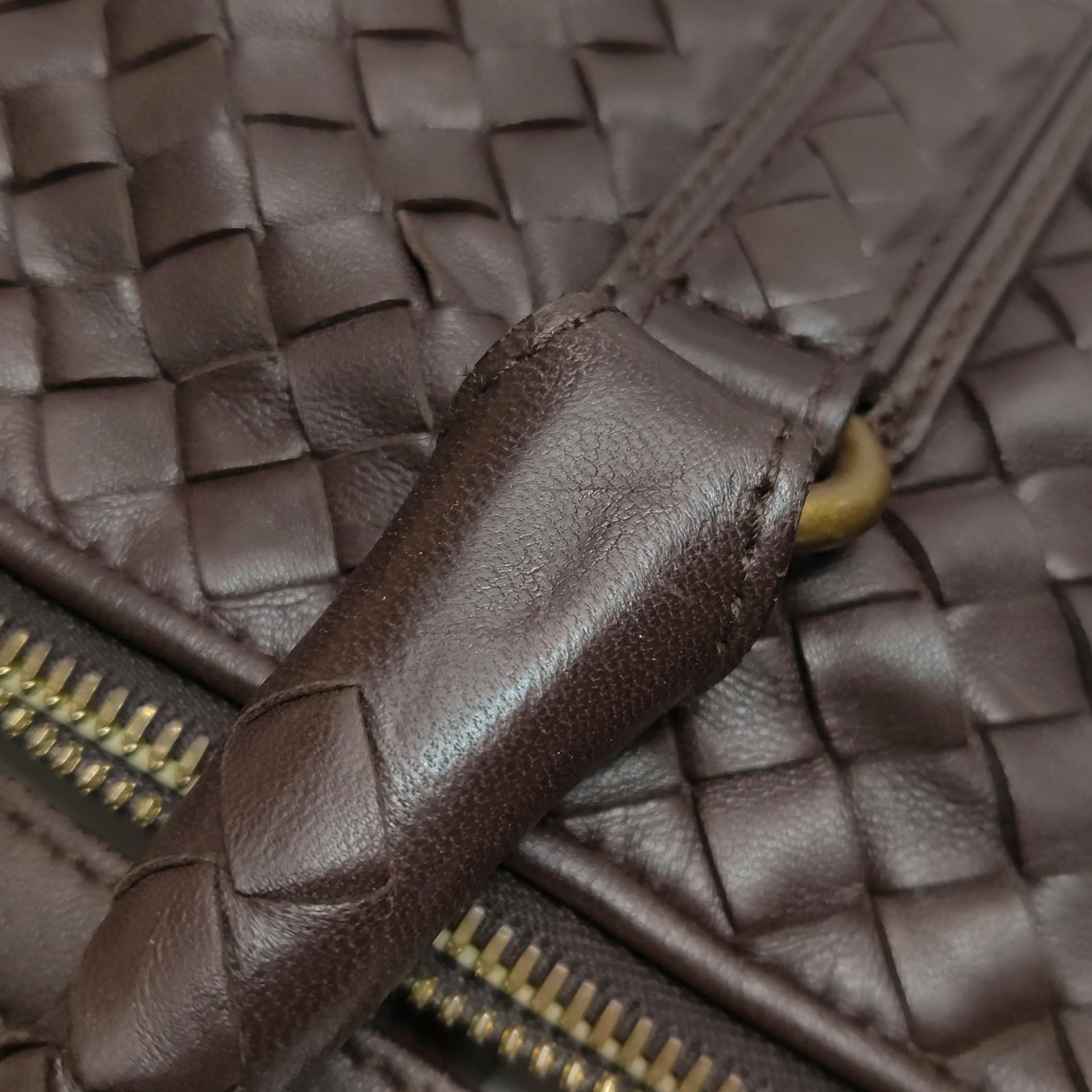 Bottega Veneta Maxi Convertible Tote Dunkelschokolade Braun Leder Gold Hardware im Angebot 10
