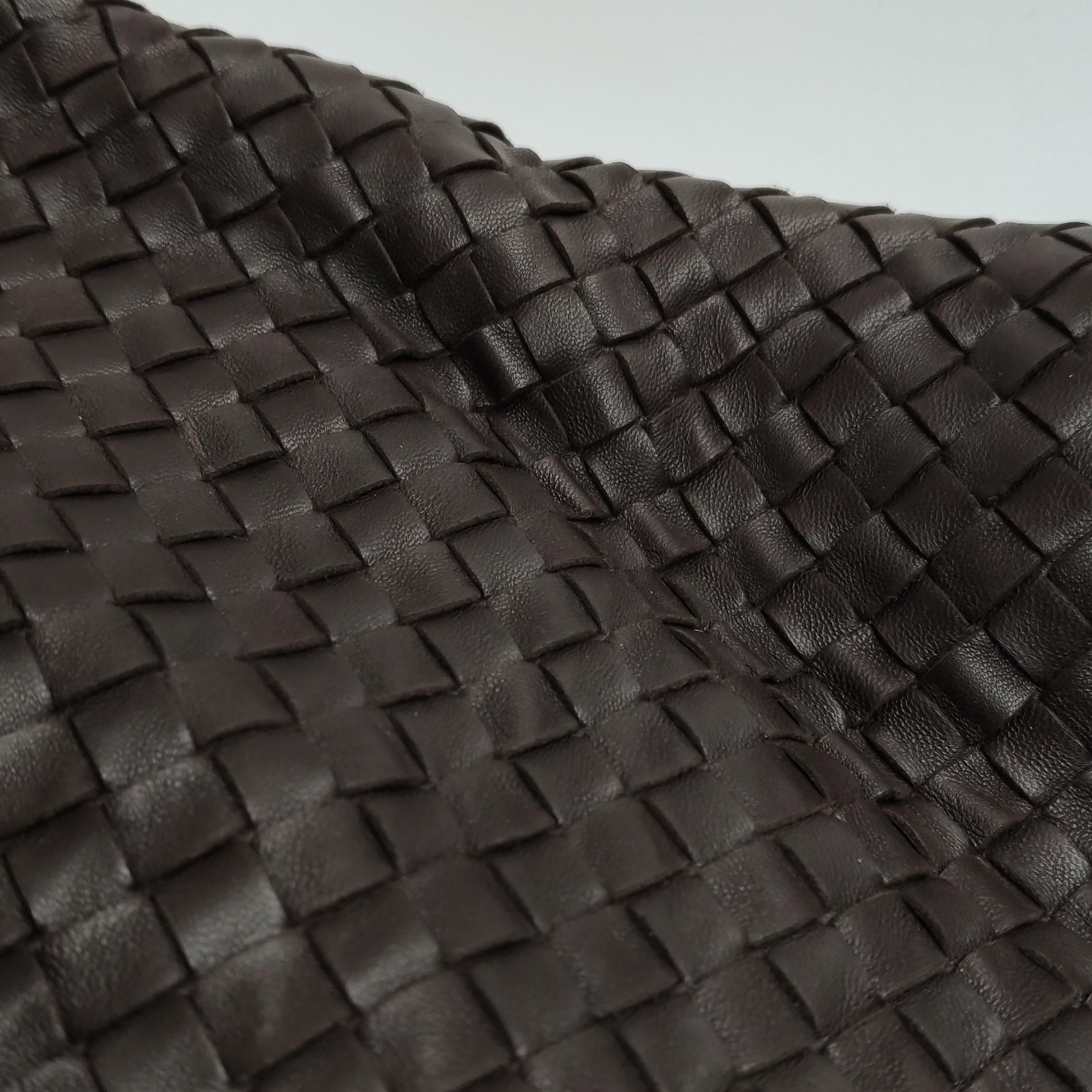 Bottega Veneta Maxi Convertible Tote Dunkelschokolade Braun Leder Gold Hardware im Angebot 12
