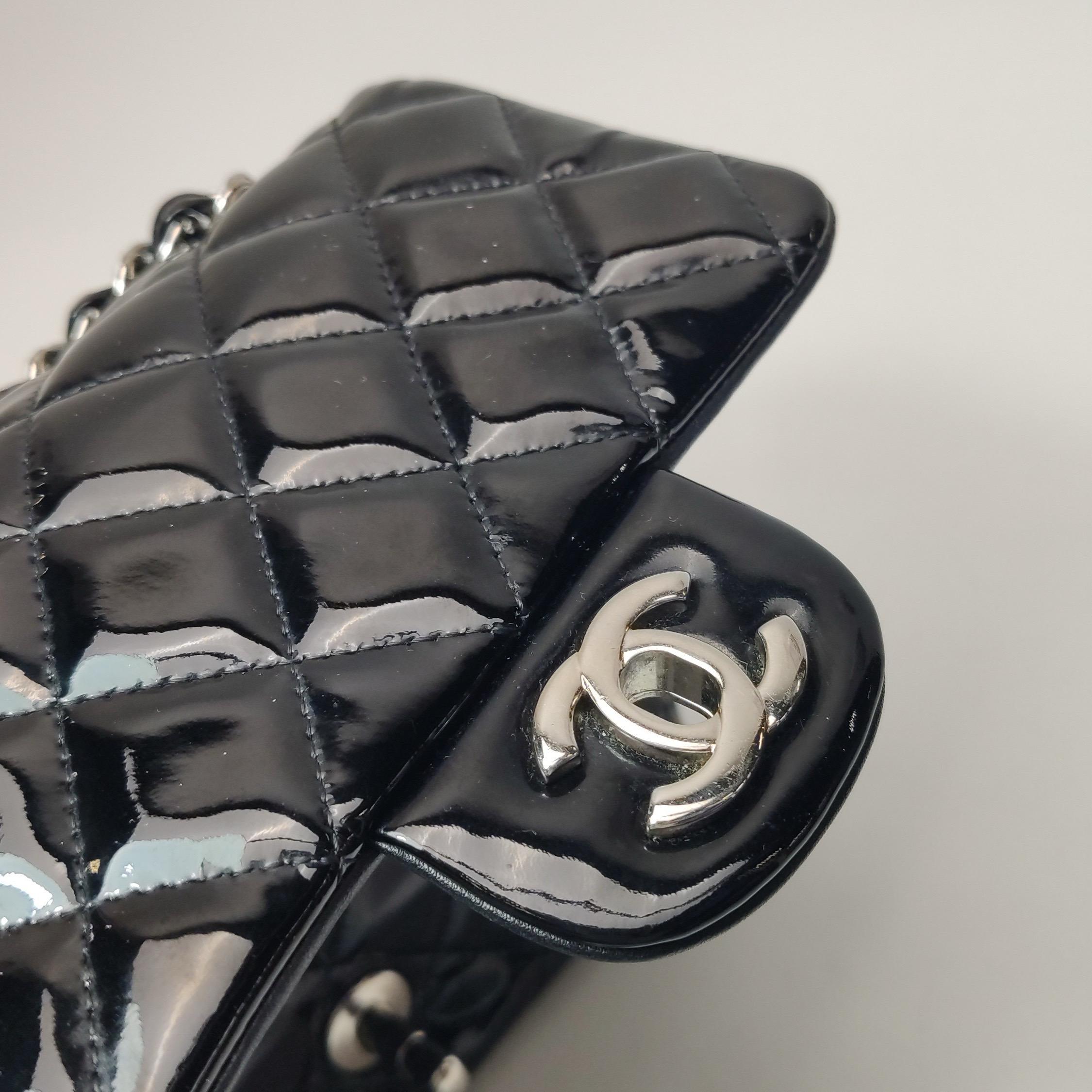 Chanel Classic Flap Mini Square Black Patent Lambskin Crossbody Bag 2014 en vente 10
