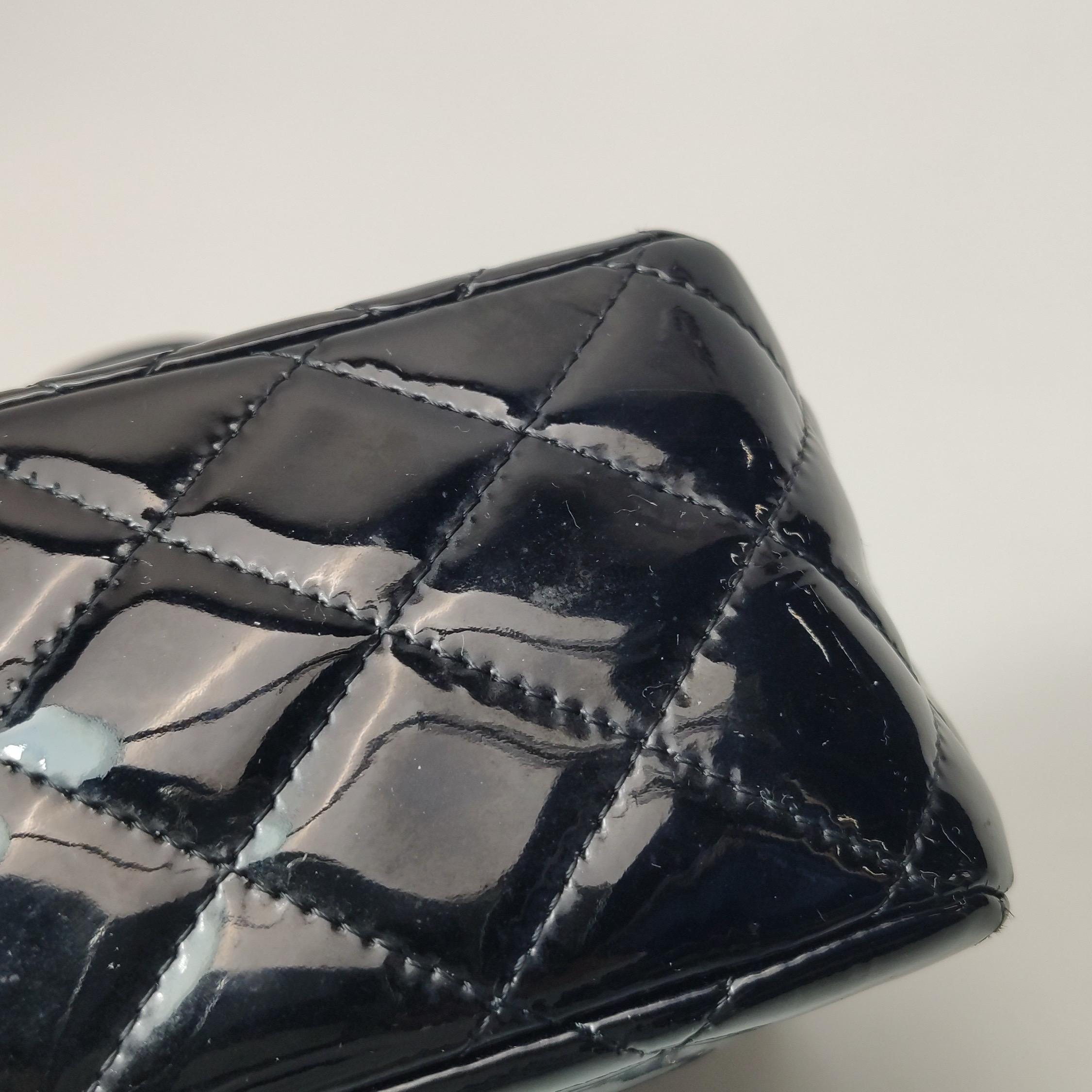 Chanel Classic Flap Mini Square Black Patent Lambskin Crossbody Bag 2014 en vente 11