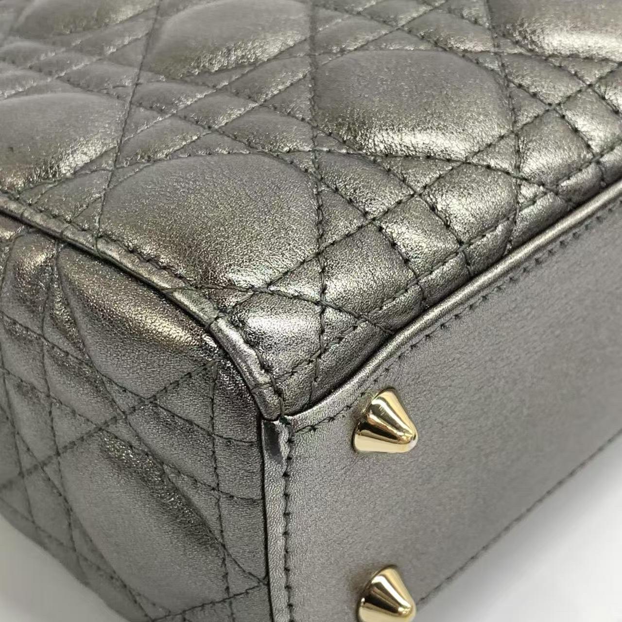 Lady Dior Small ABCdior Metallic Grey Cannage Lambskin Handbag with Strap 2019 en vente 2