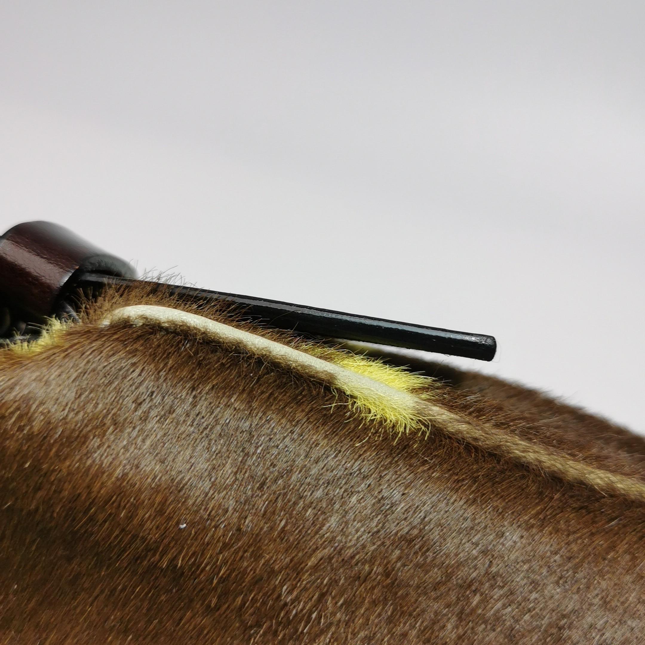 Borsa a tracolla Fendi Baguette in pelle di vitello stile pony con stampa mucca gialla in vendita 14