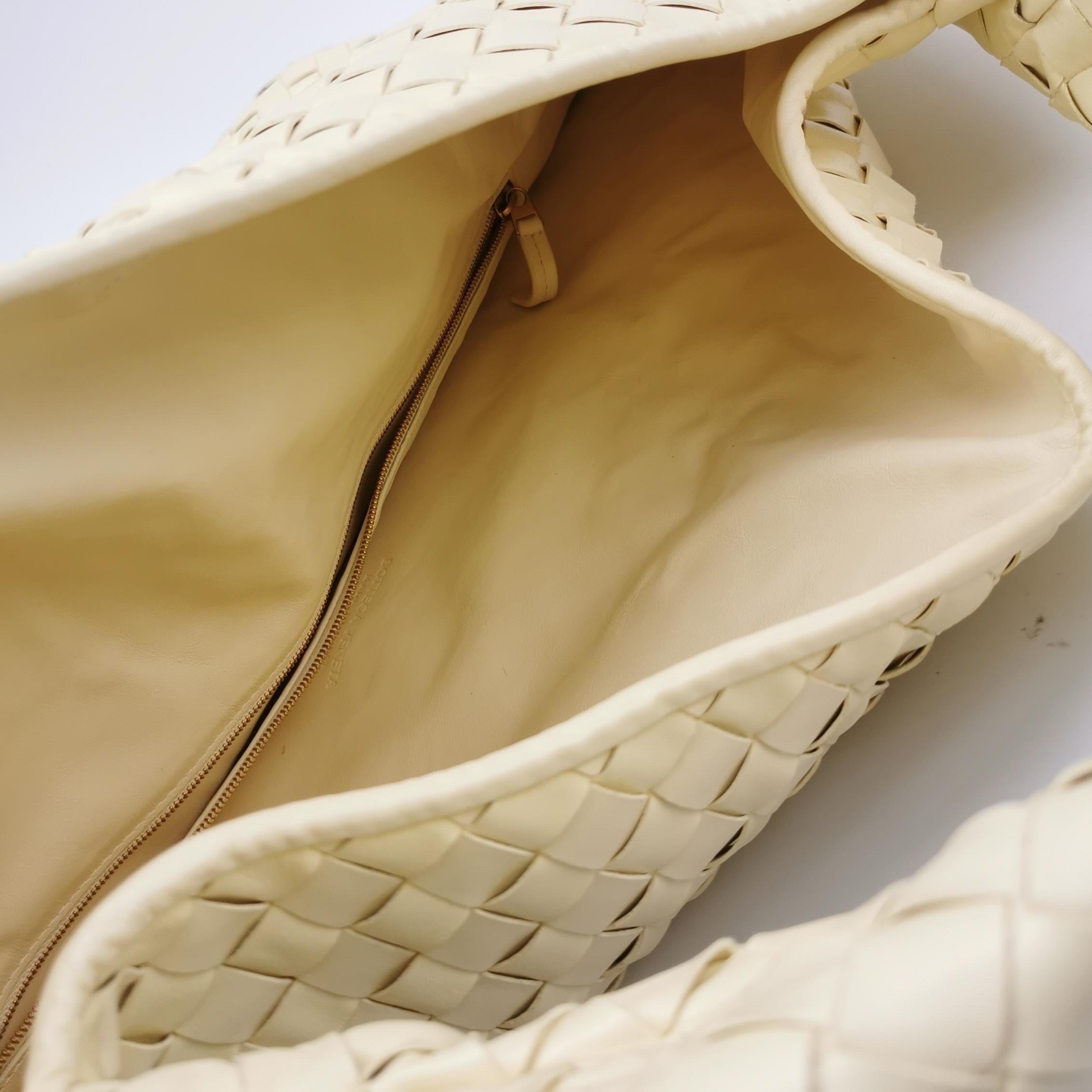 Donna Bottega Veneta Hop Large Borsa Hobo in pelle giallo crema chiaro in vendita