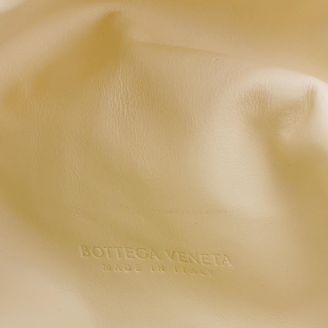 Bottega Veneta Hop Large Borsa Hobo in pelle giallo crema chiaro in vendita 5