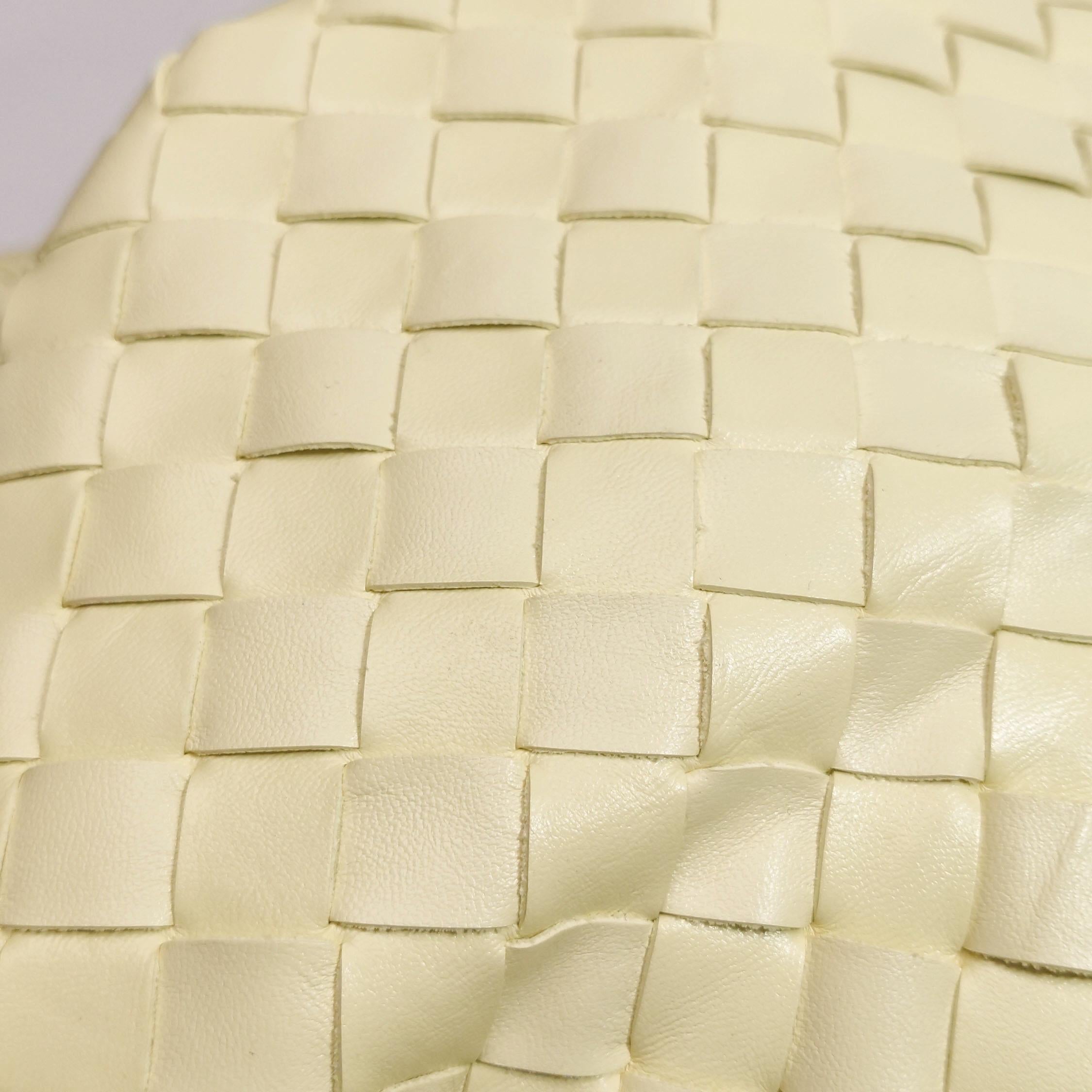 Bottega Veneta Hop Large Borsa Hobo in pelle giallo crema chiaro in vendita 7